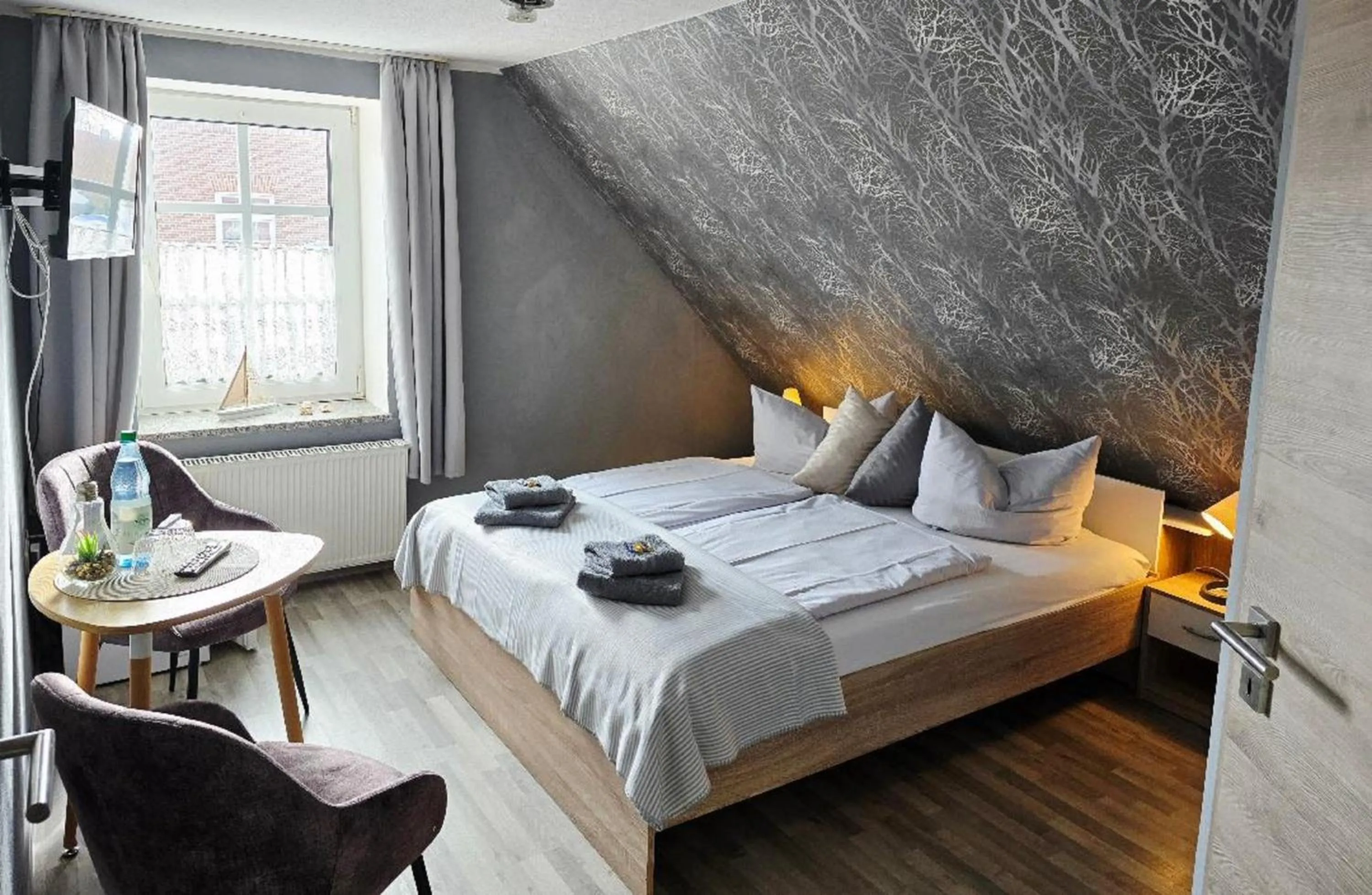 Photo of the whole room, Bed in Hotel Up Diek