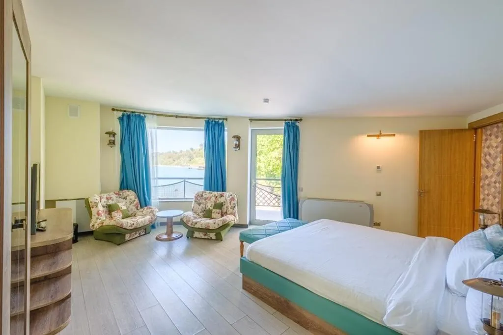 Bed in Castello Mare Hotel