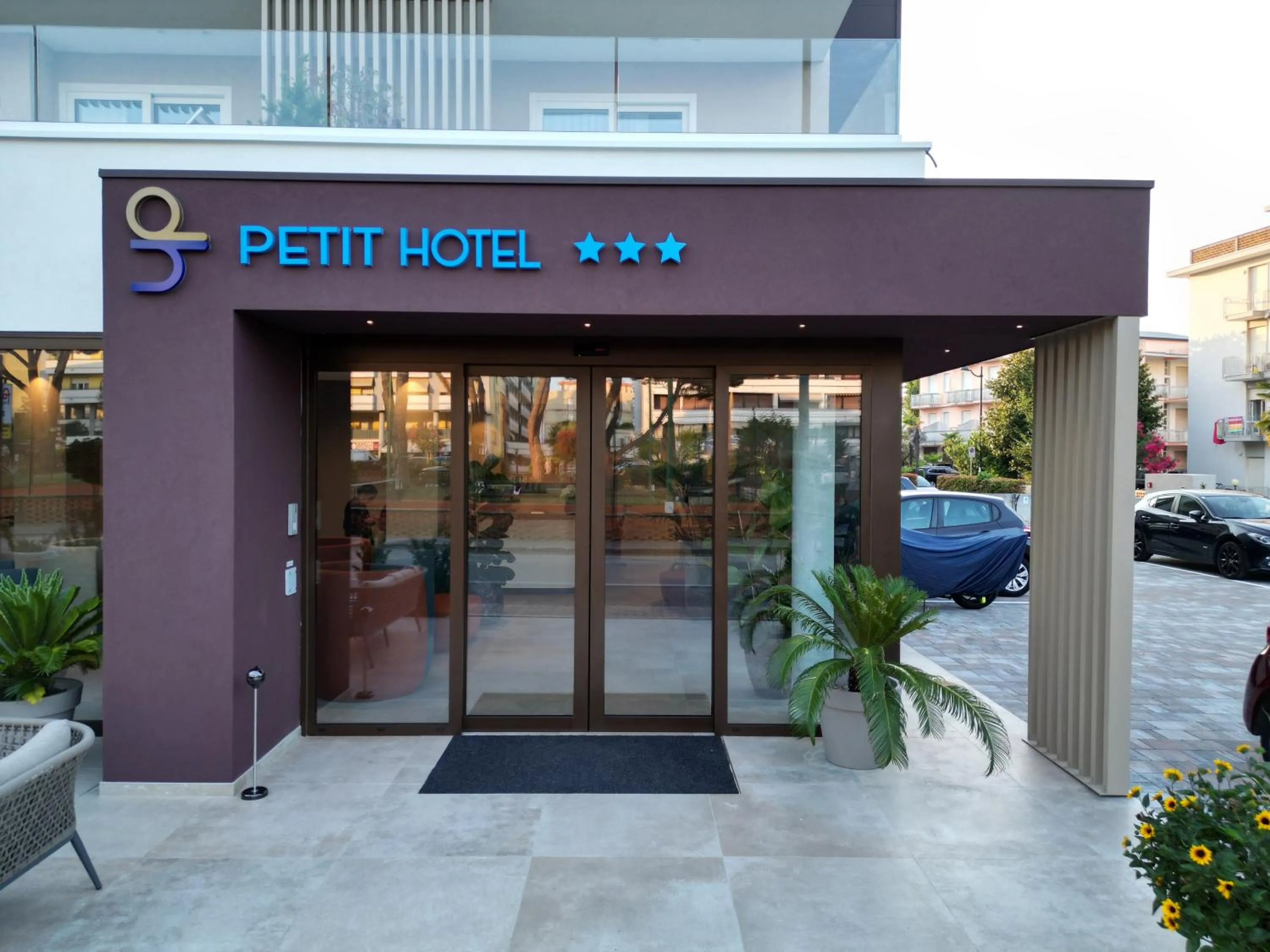 Petit Hotel