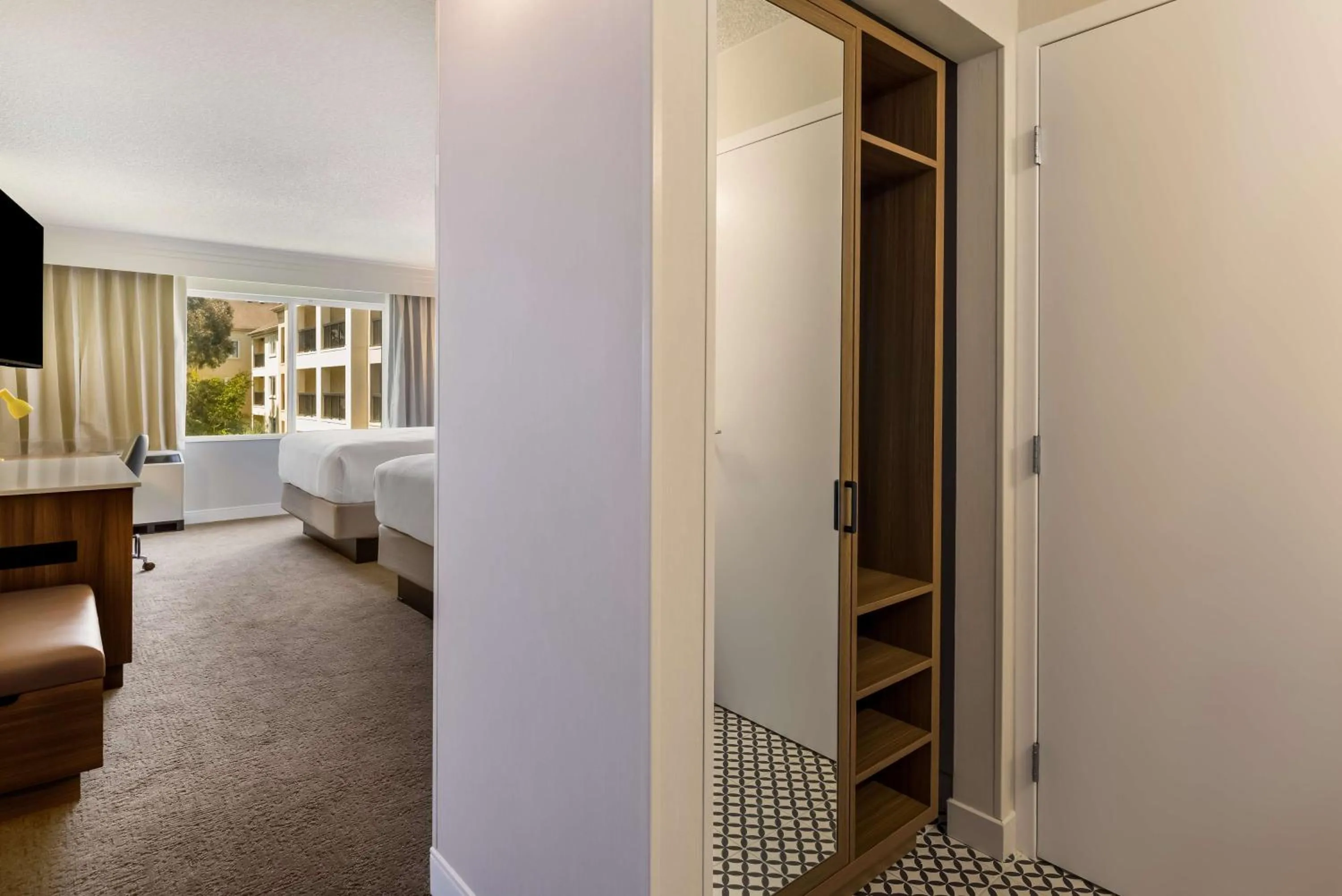 Bedroom, Bed in Sonesta Select San Francisco Airport Oyster Point Waterfront