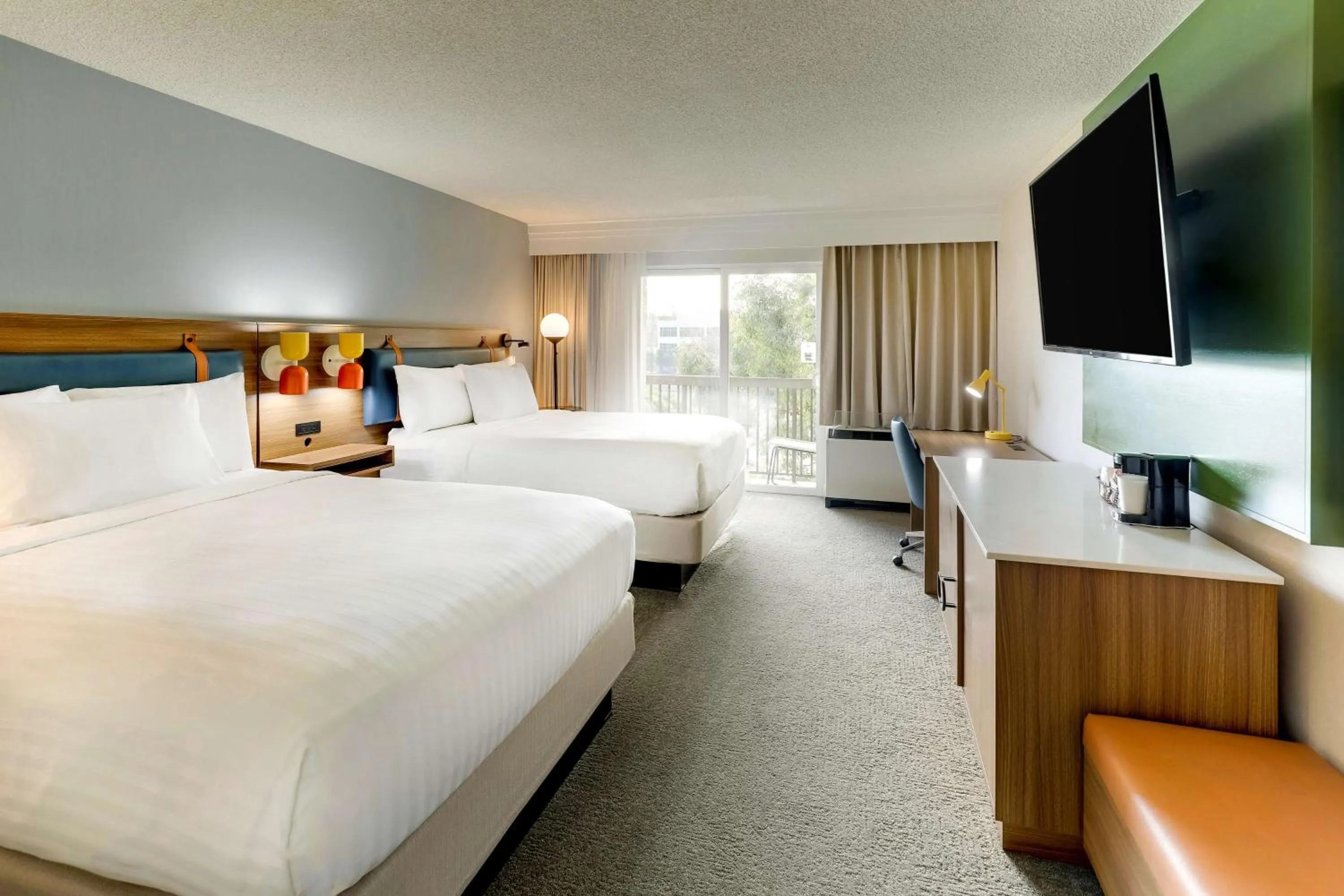 Bedroom, Bed in Sonesta Select San Francisco Airport Oyster Point Waterfront