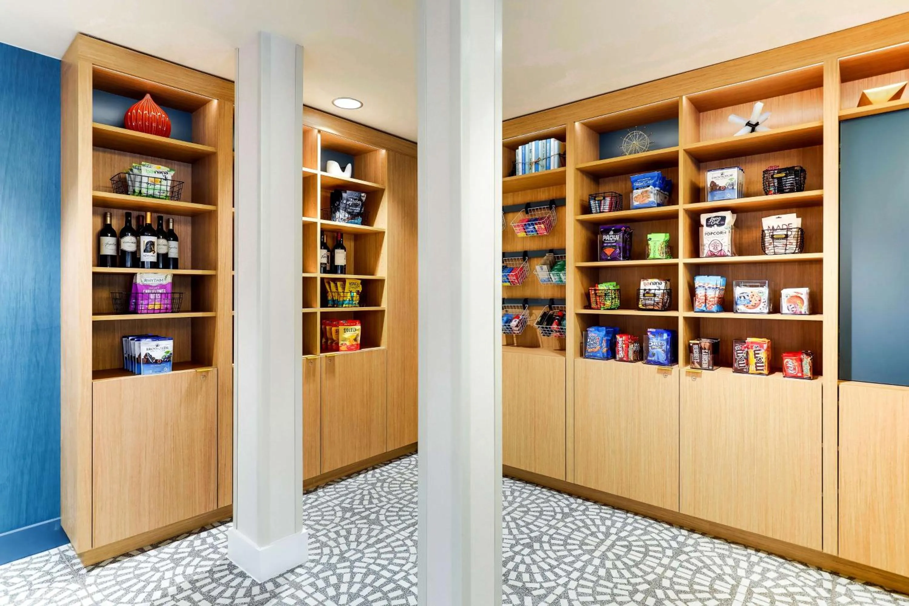 Food and drinks in Sonesta Select San Francisco Airport Oyster Point Waterfront