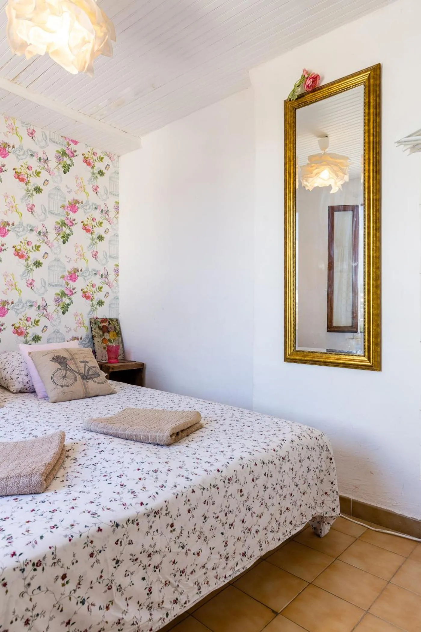 Bedroom, Bed in The Crew House La Ciotat