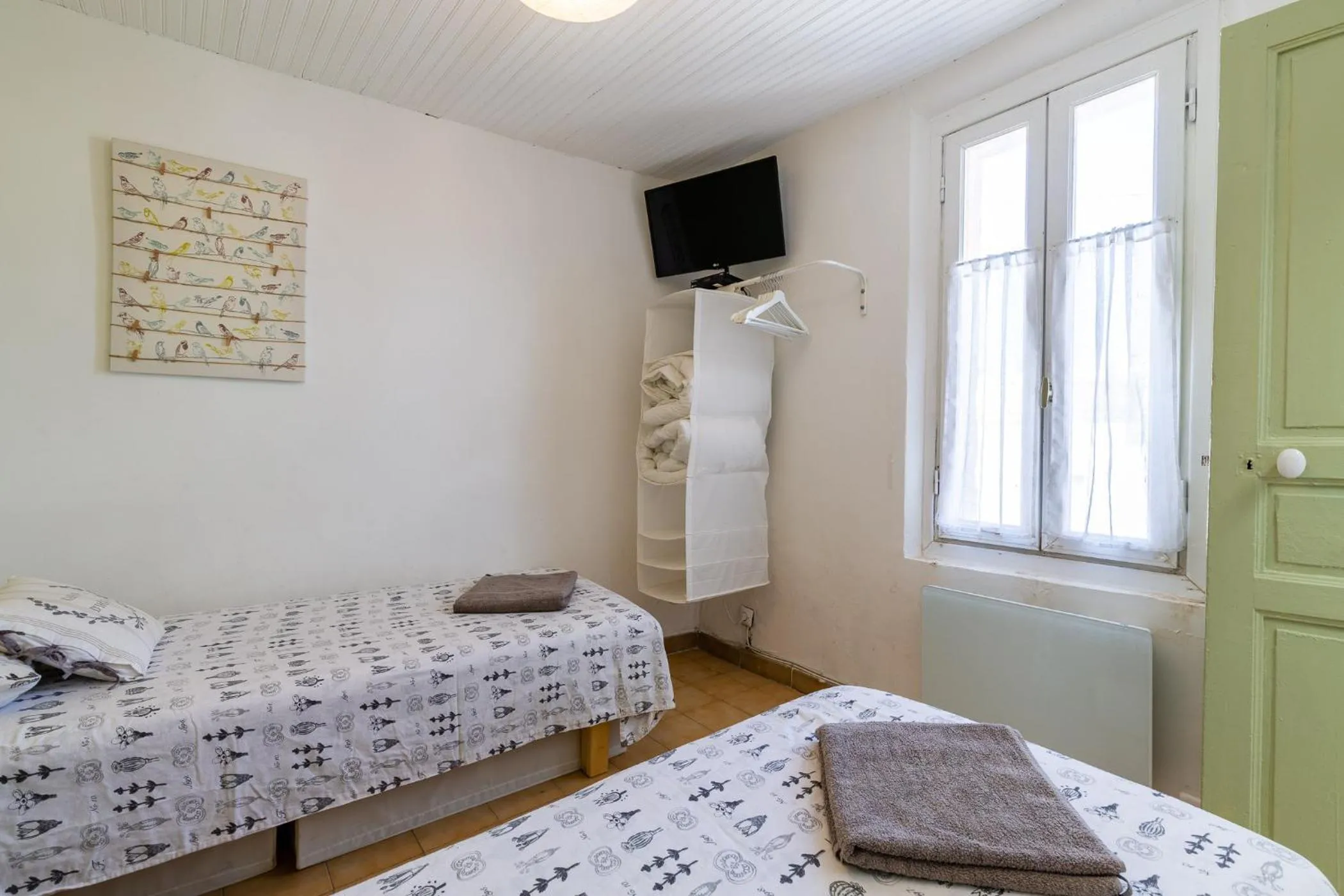 Bedroom, Bed in The Crew House La Ciotat