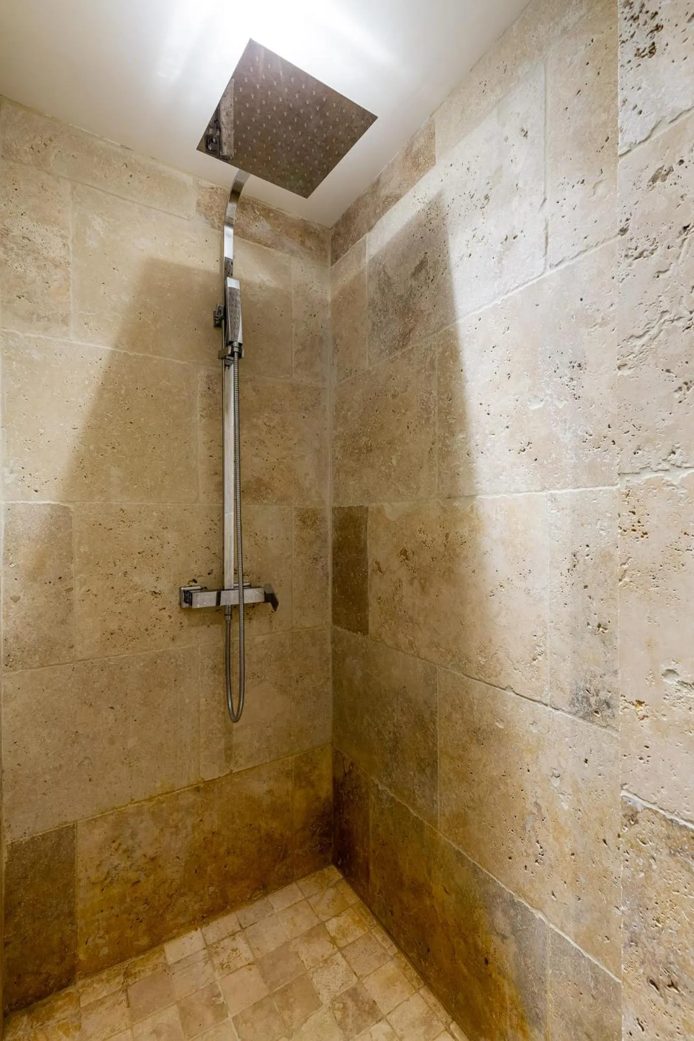 Bathroom in The Crew House La Ciotat