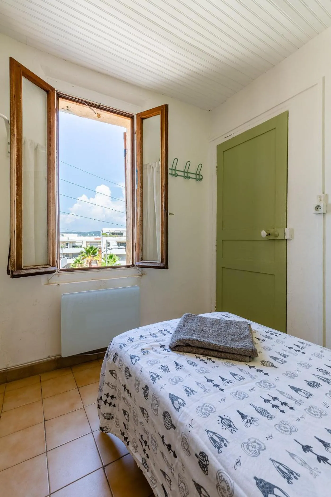 Bedroom, Bed in The Crew House La Ciotat