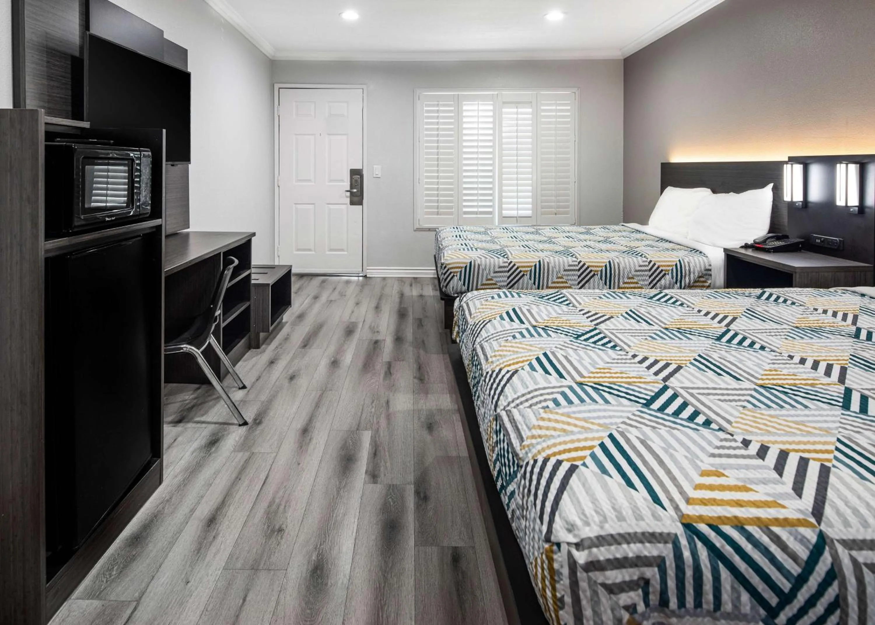 Photo of the whole room in Motel 6-Anaheim, CA - Convention Center