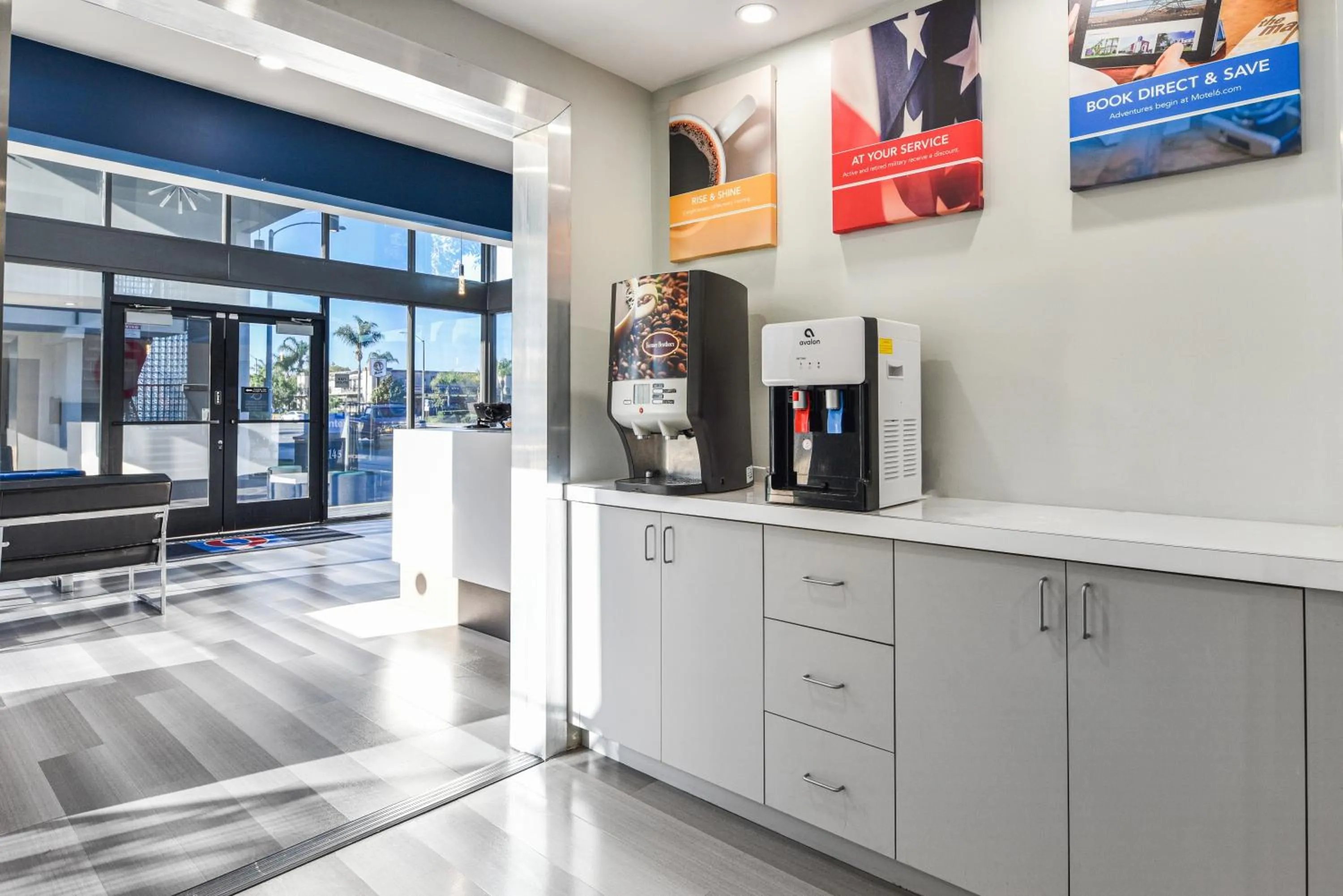 Coffee/tea facilities in Motel 6-Anaheim, CA - Convention Center