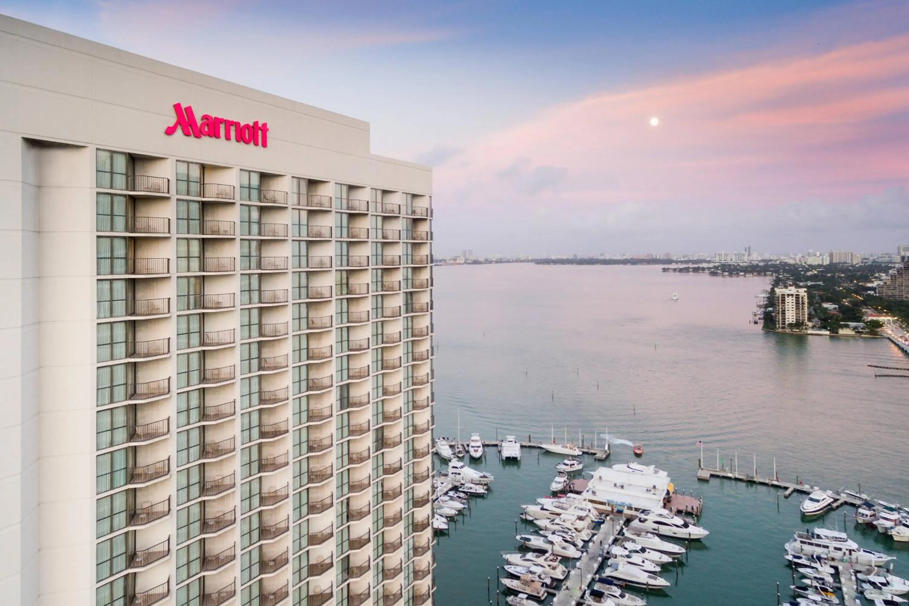 Property building in Miami Marriott Biscayne Bay