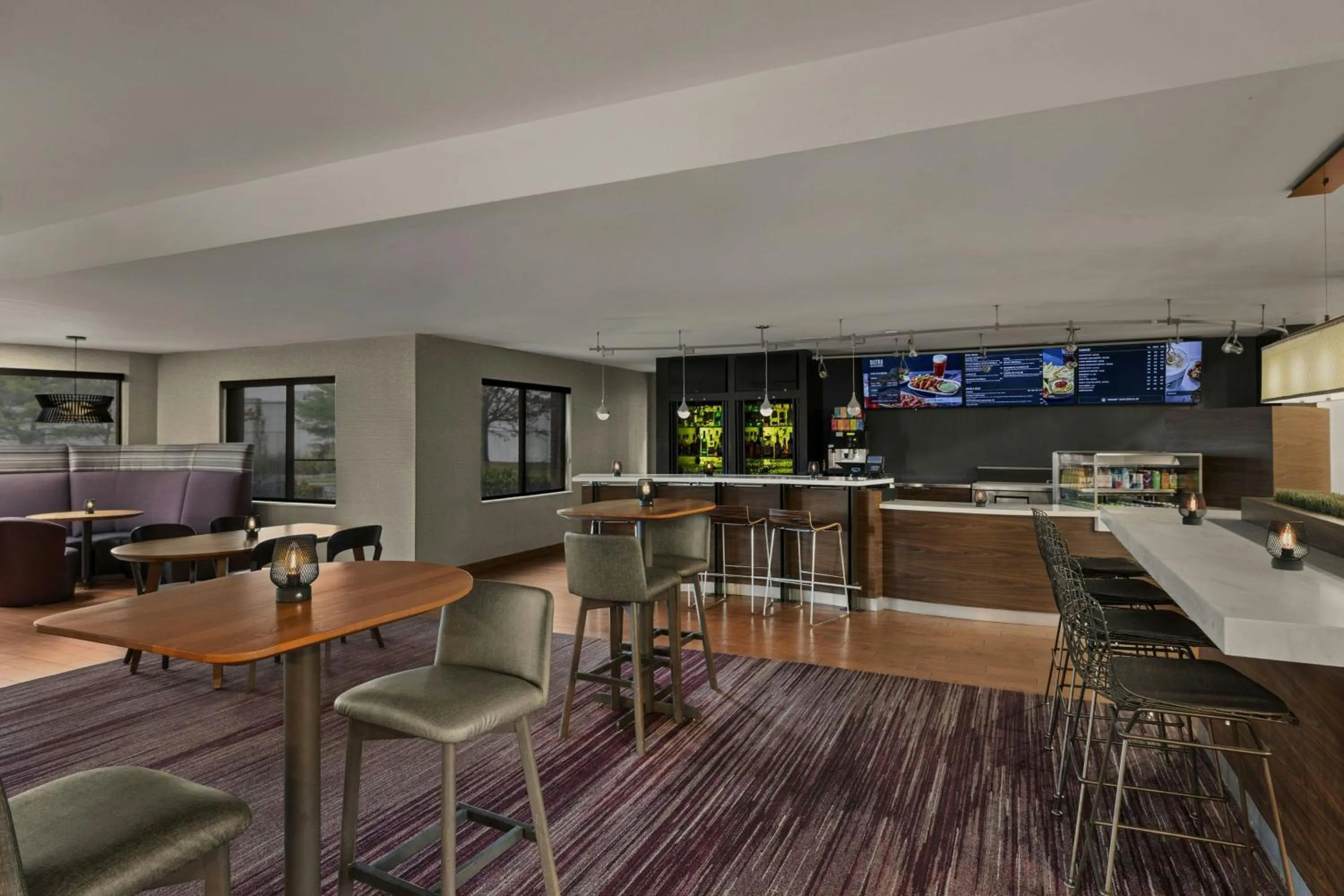 Restaurant/places to eat in Courtyard Philadelphia/Langhorne