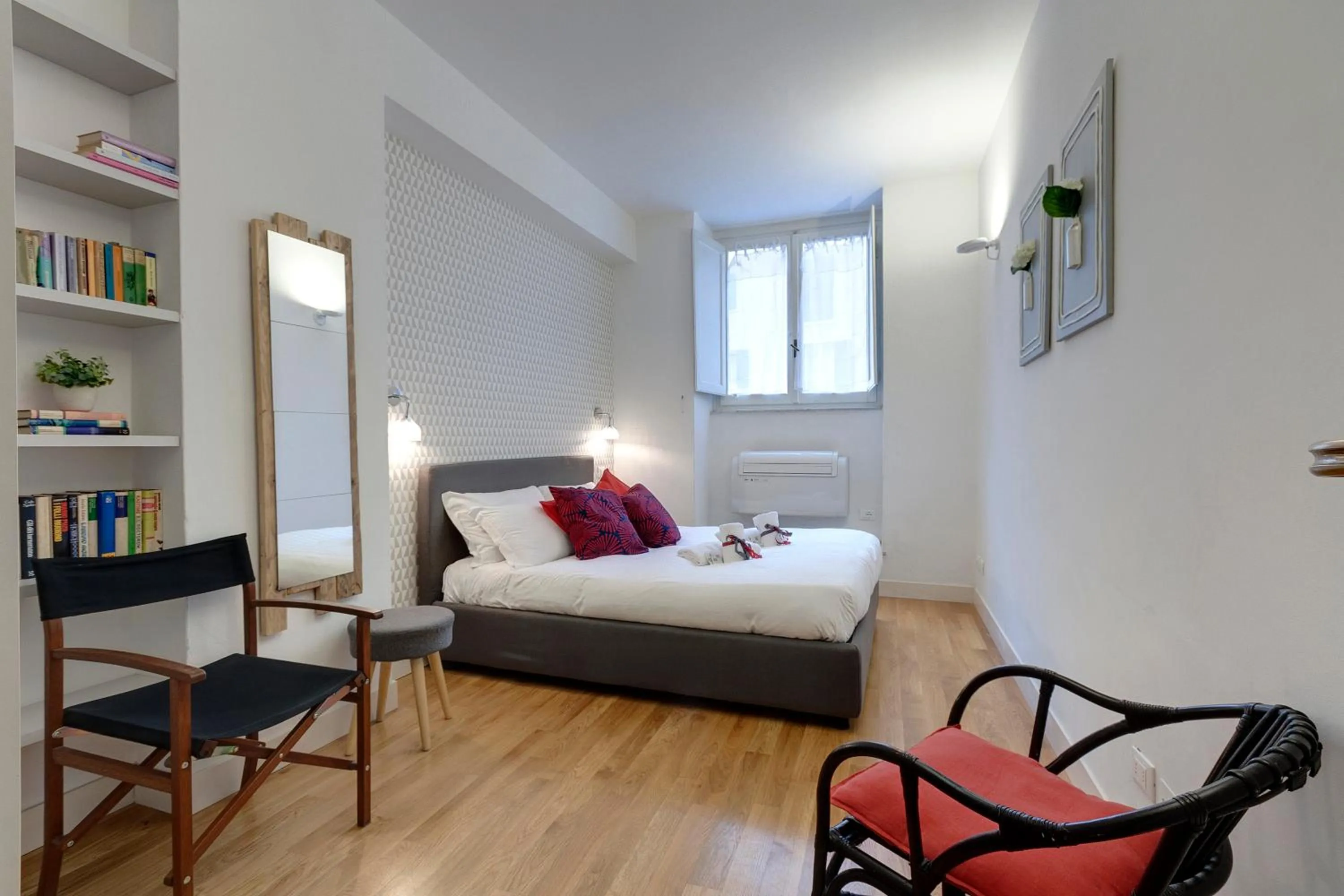 Bed in Costa San Giorgio Apartment by Mamo Florence