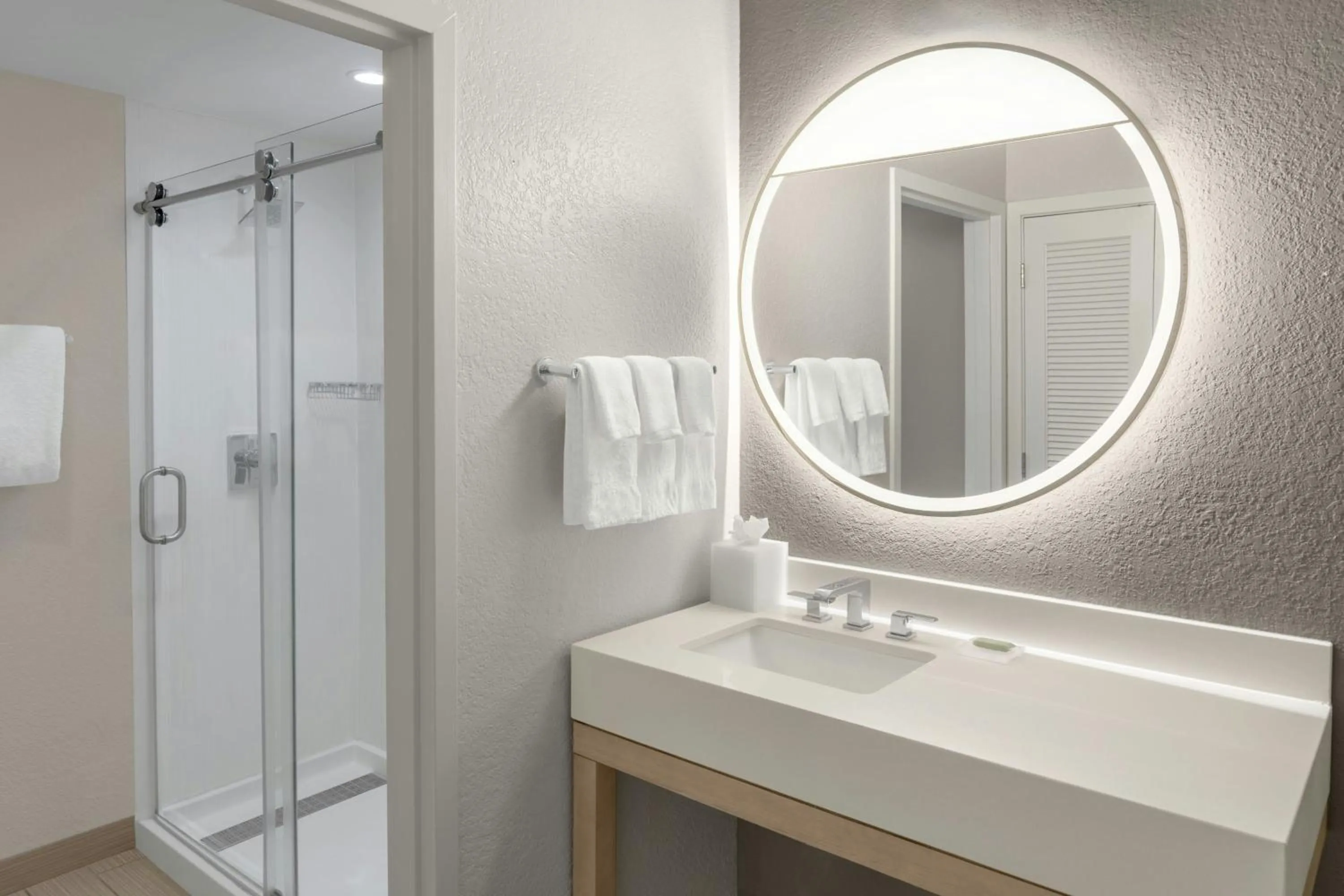 Bathroom in Courtyard by Marriott Fort Lauderdale Coral Springs
