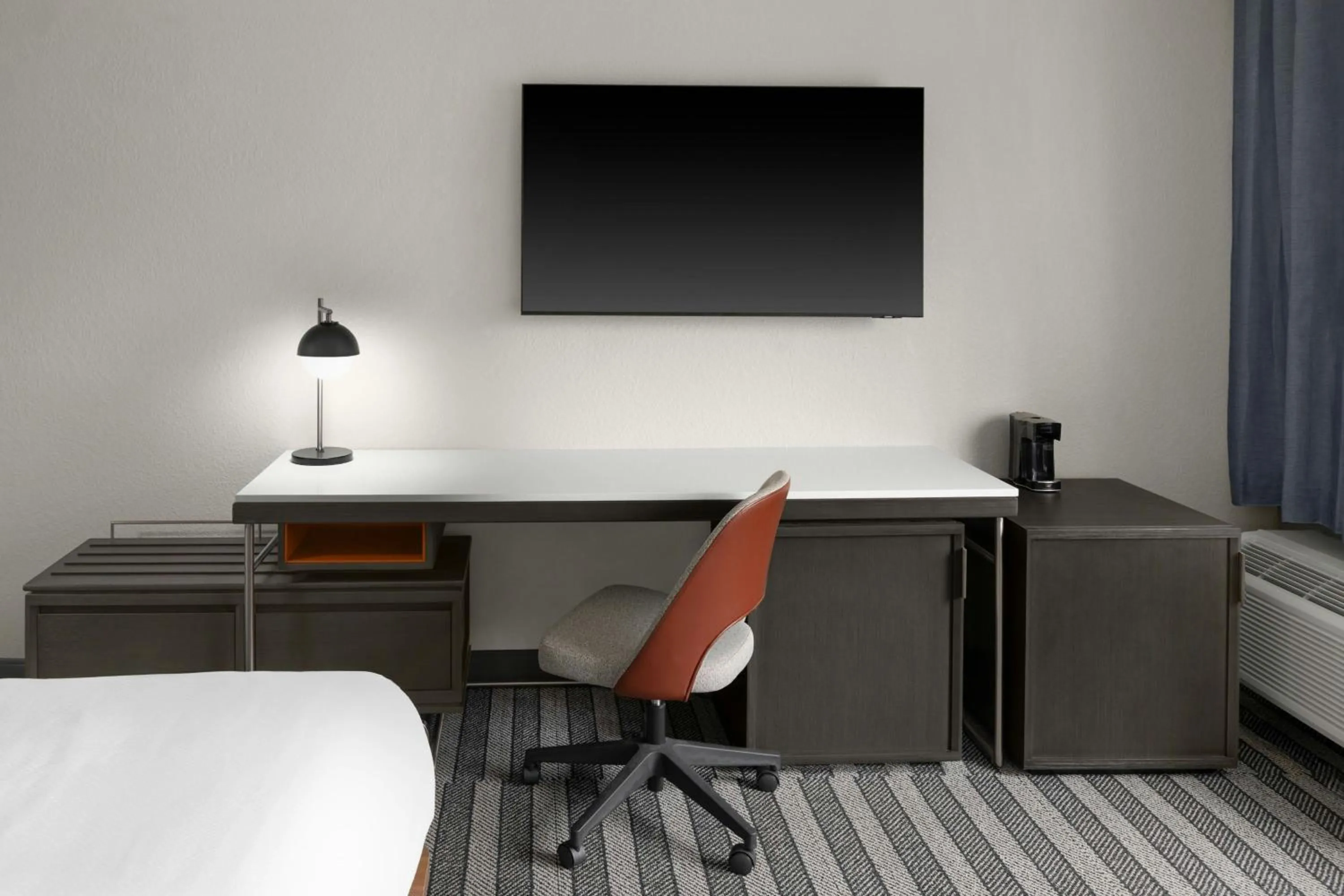 Photo of the whole room, Bed in Courtyard by Marriott Fort Lauderdale Coral Springs