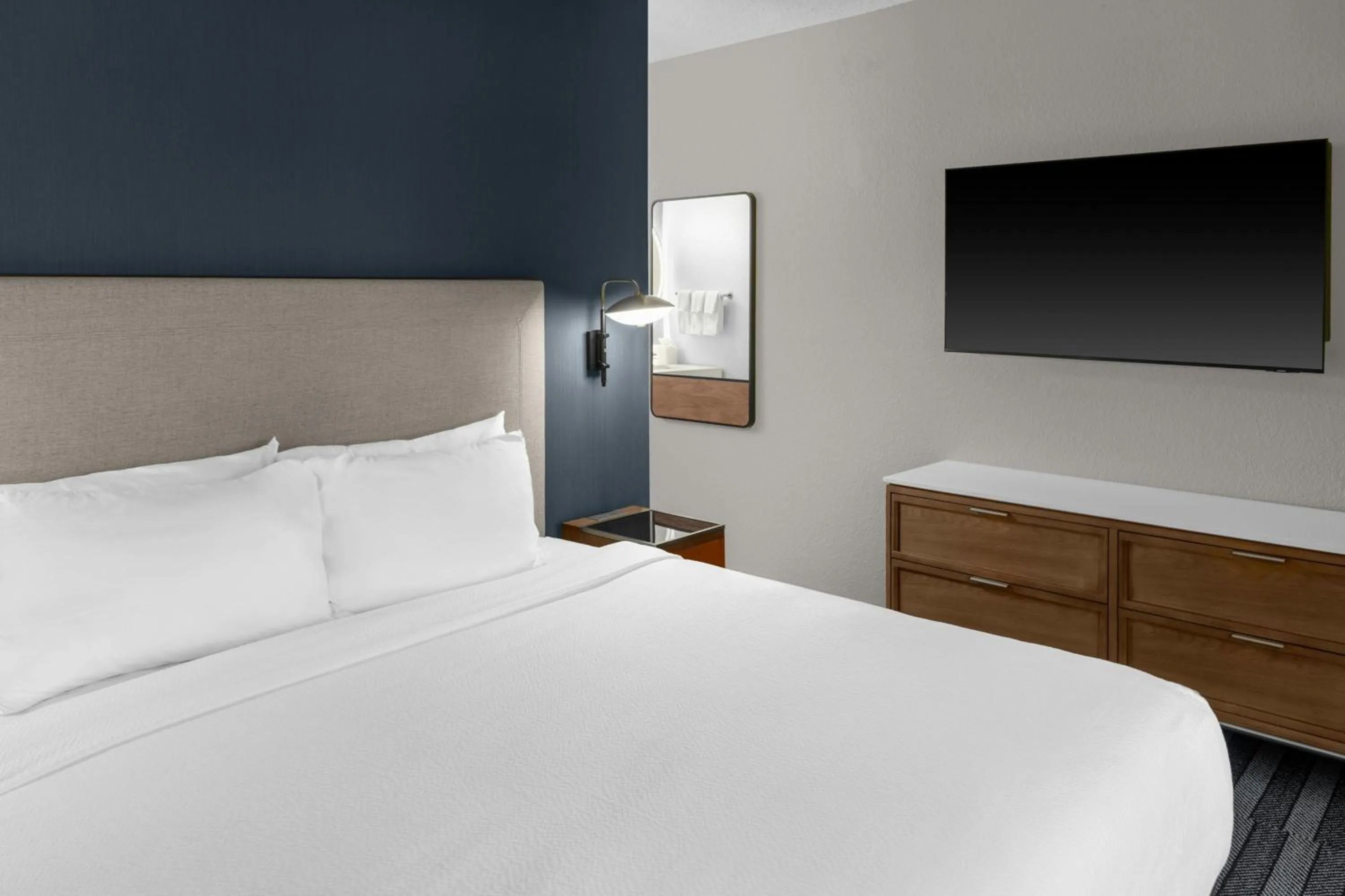 Bedroom, Bed in Courtyard by Marriott Fort Lauderdale Coral Springs