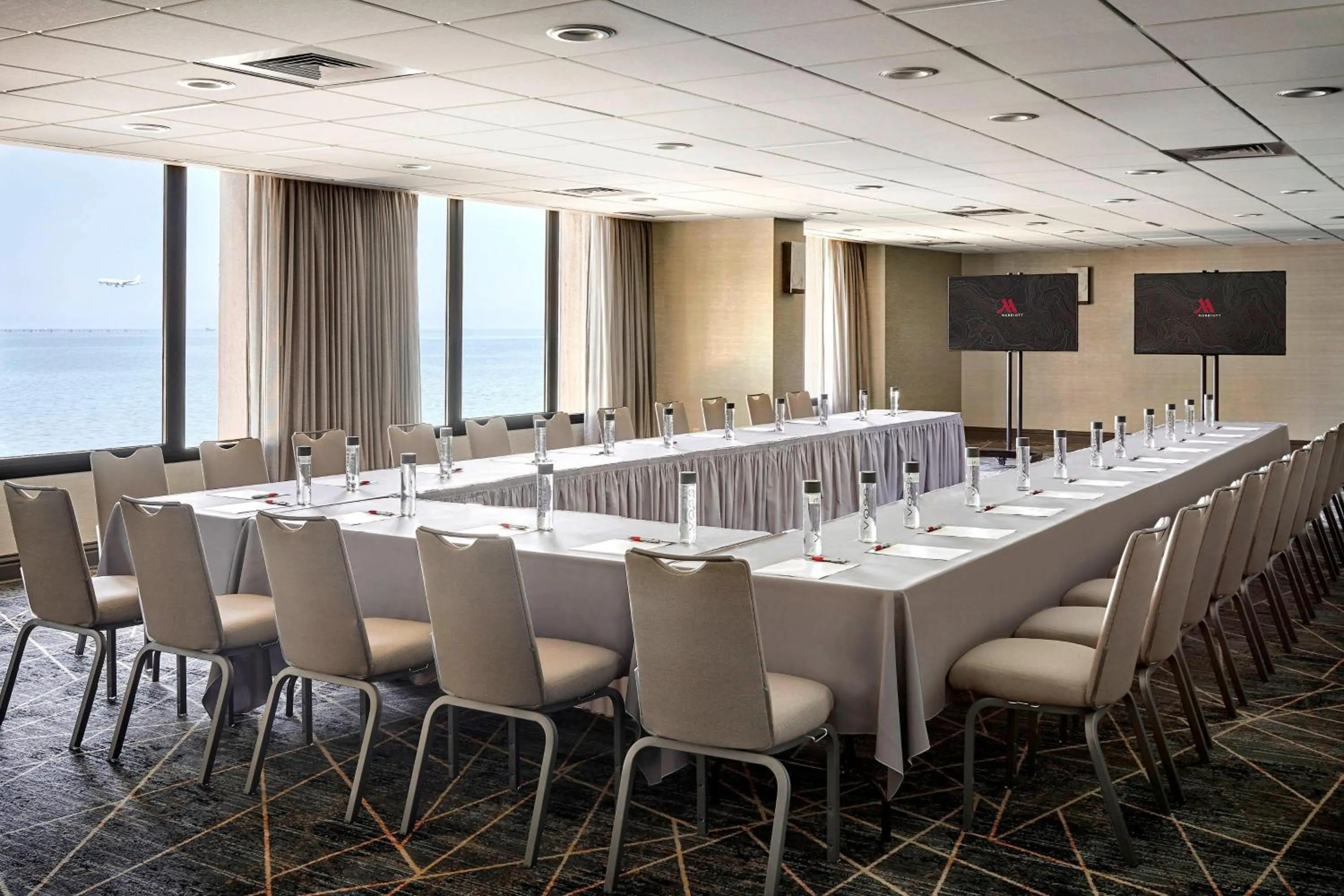 Meeting/conference room in San Francisco Airport Marriott Waterfront