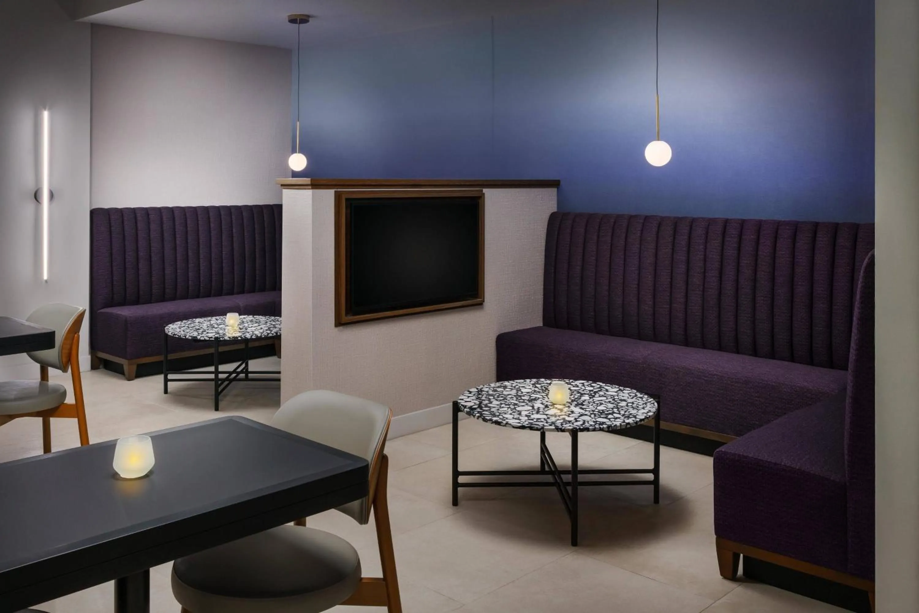 Restaurant/places to eat in Courtyard by Marriott Orlando Lake Buena Vista at Vista Centre