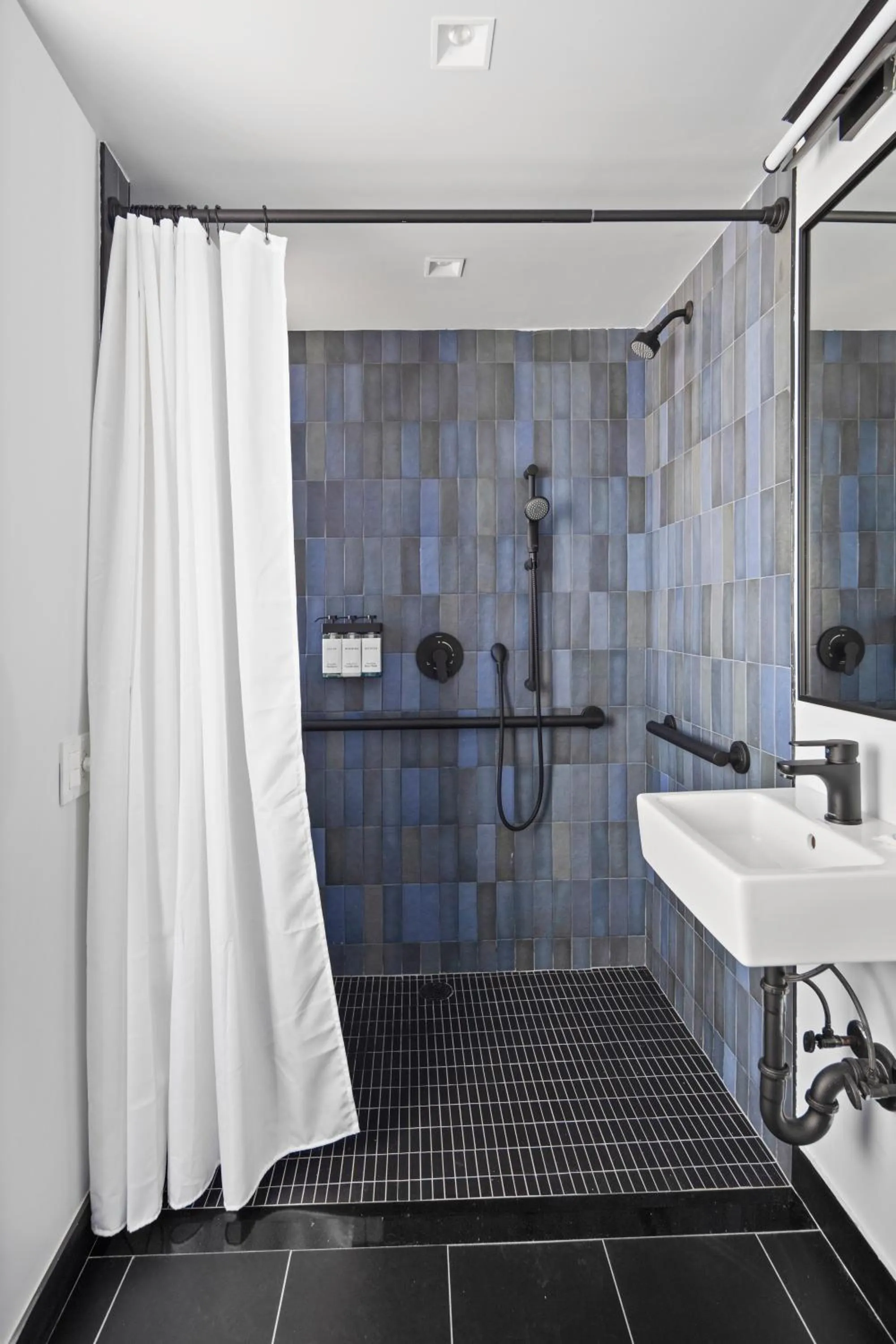 Shower in Riverside Tower Hotel