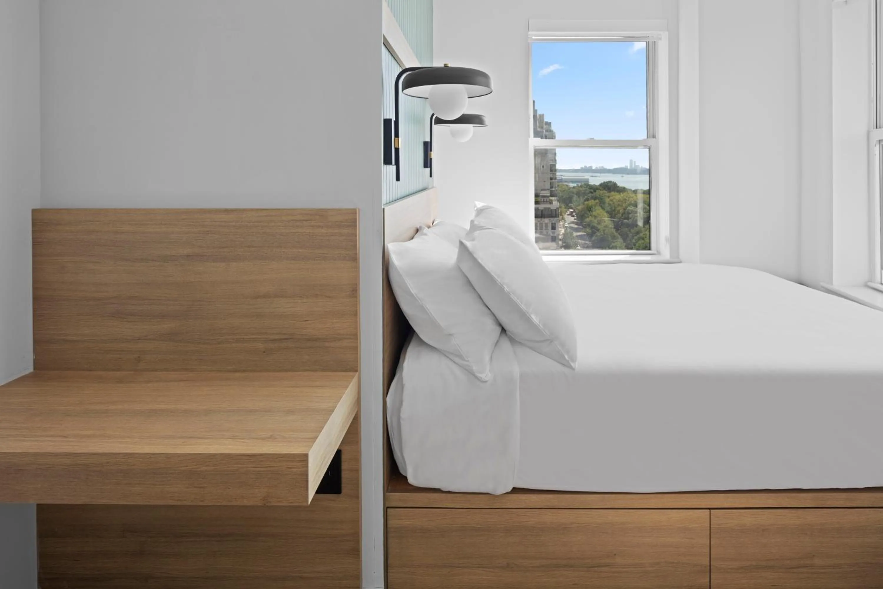 River view, Bed in Riverside Tower Hotel