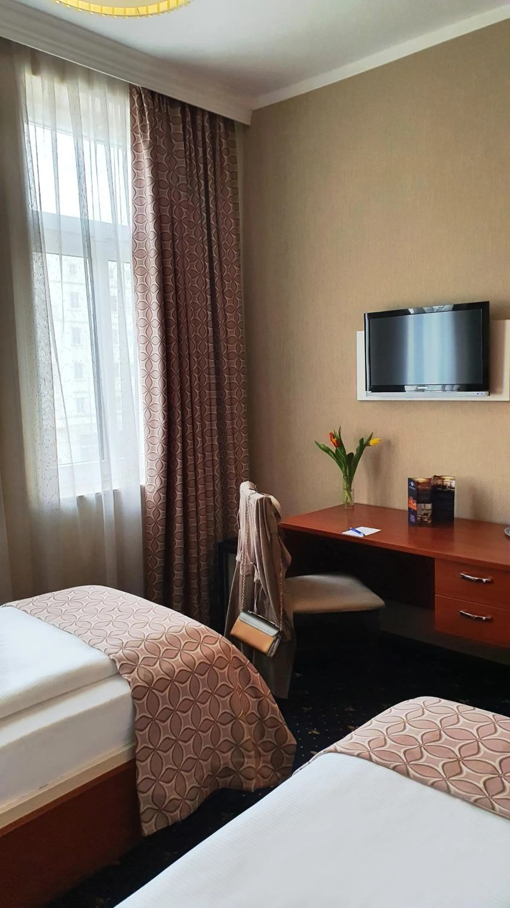 Staff, Bed in Hotel Atlas Halle