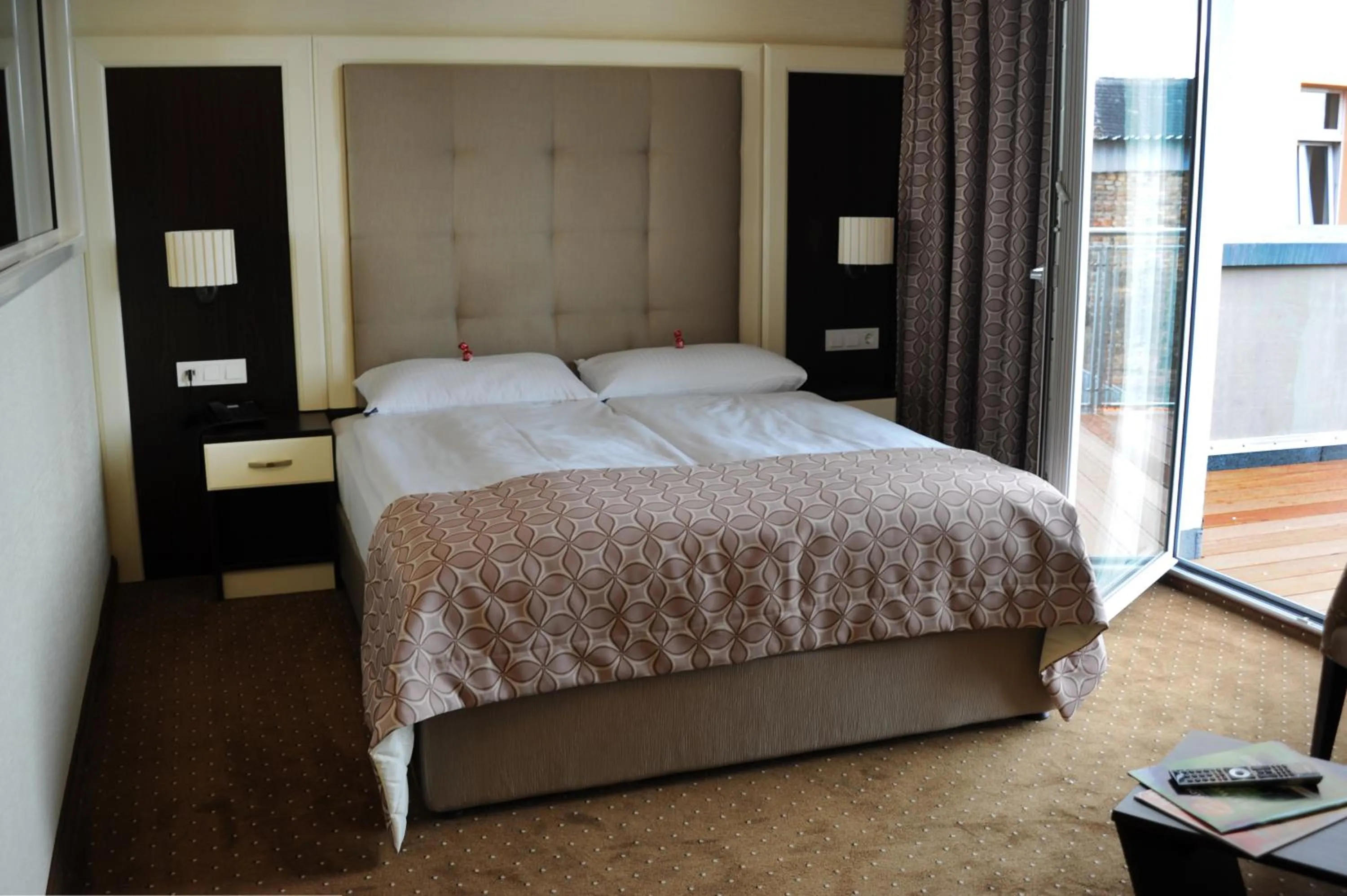 Photo of the whole room, Bed in Hotel Atlas Halle