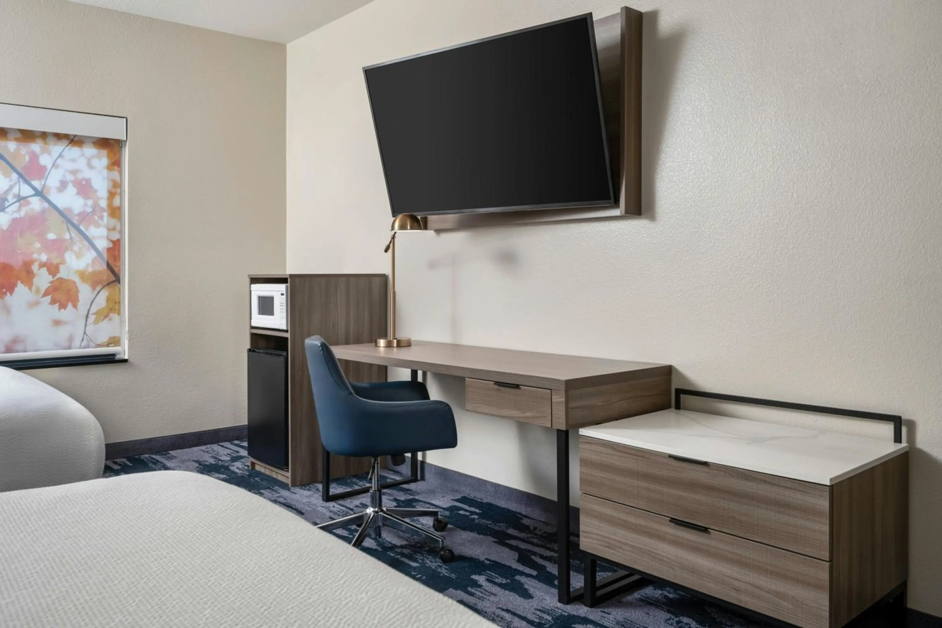 Photo of the whole room, Bed in Fairfield Inn and Suites by Marriott Dallas Mansfield