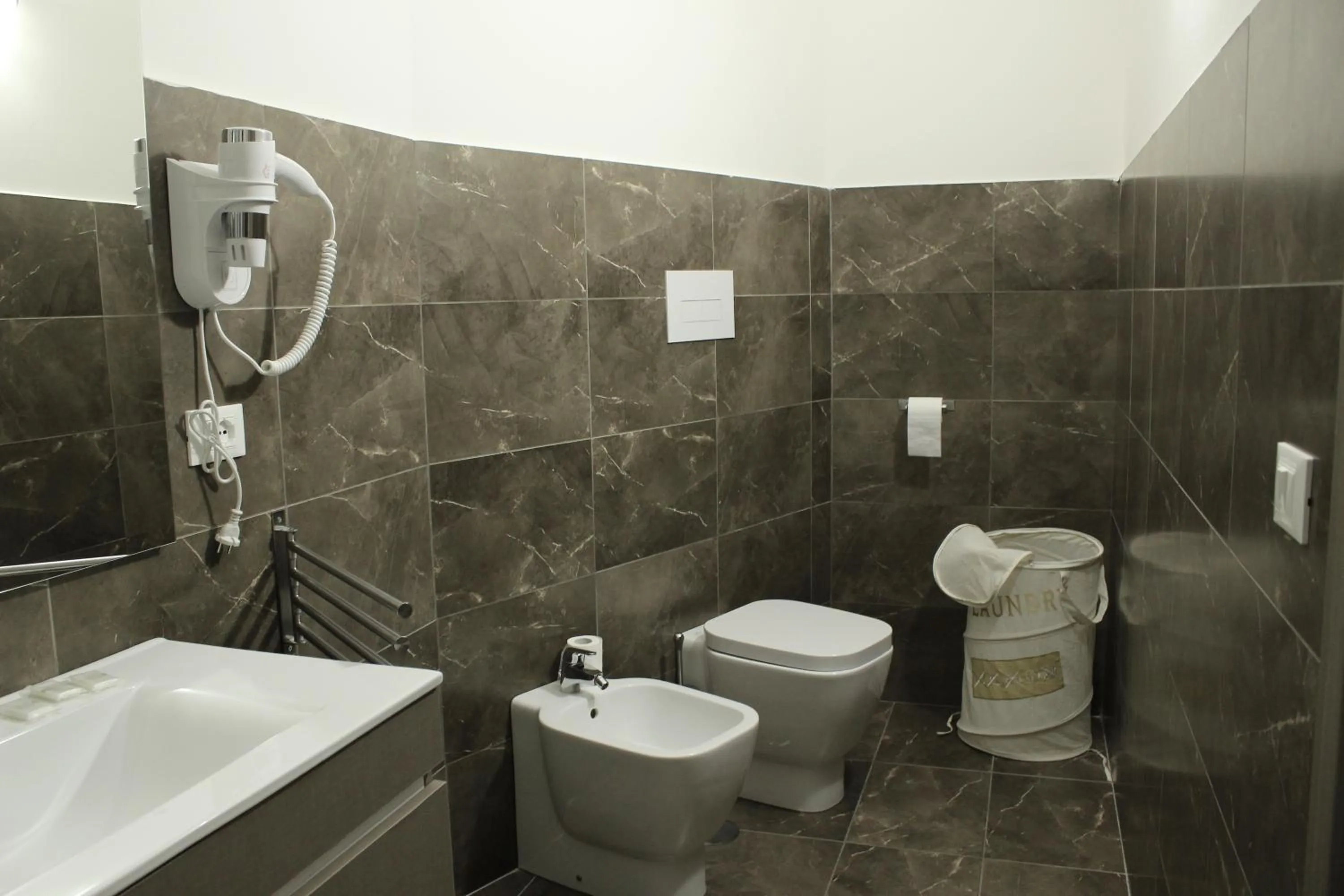 Bathroom in Residence R&B Tyrrhenum