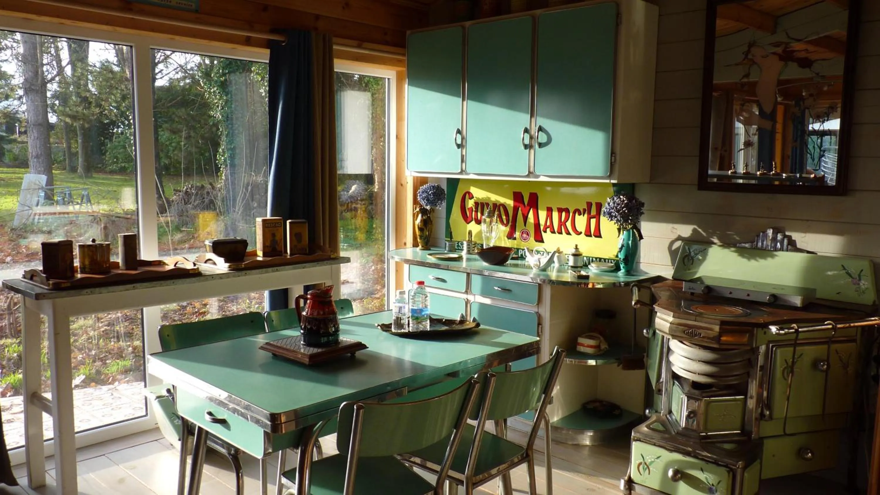 Kitchen or kitchenette in La maison des musiciens