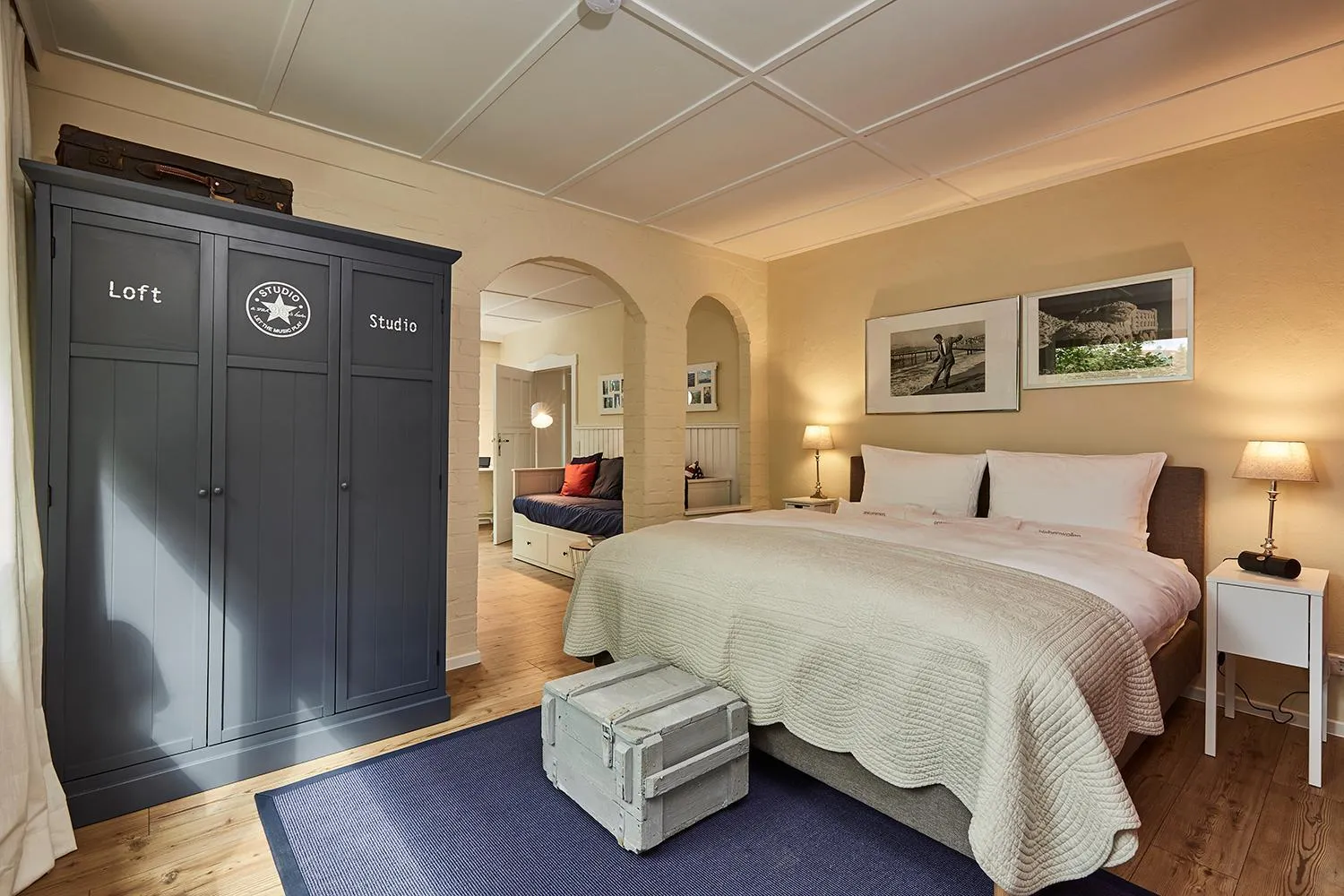 Photo of the whole room, Bed in mein.lychen