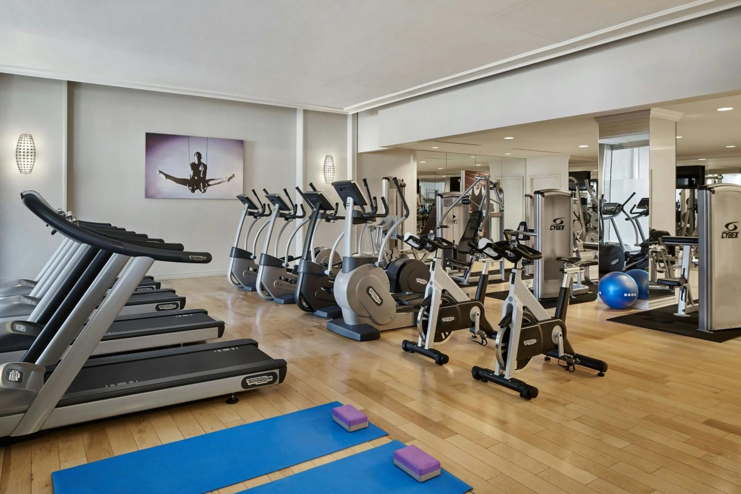 Fitness centre/facilities in The Ritz Carlton, Pentagon City