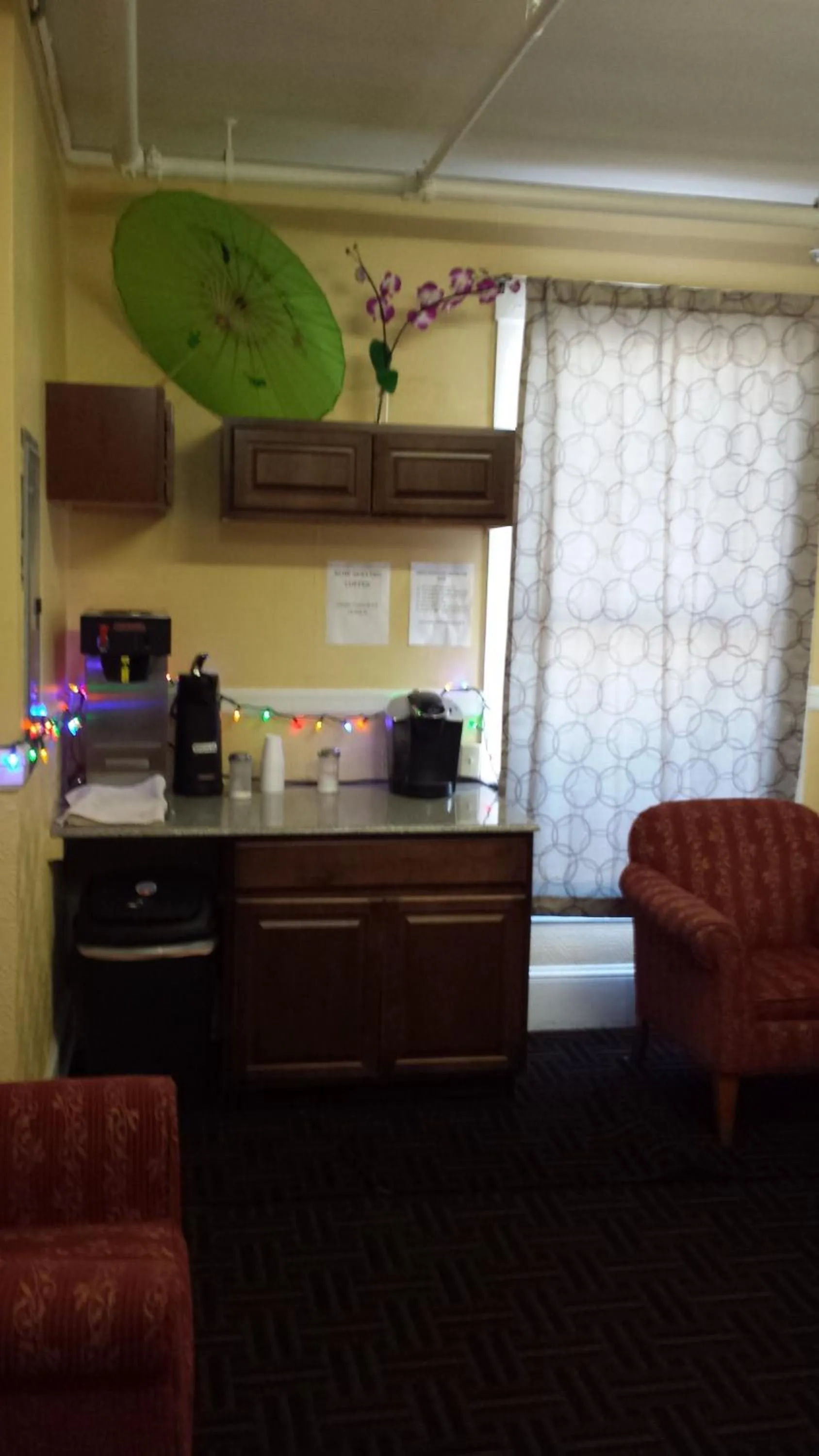 Restaurant/places to eat, Kitchen/Kitchenette in El Capitan Hotel