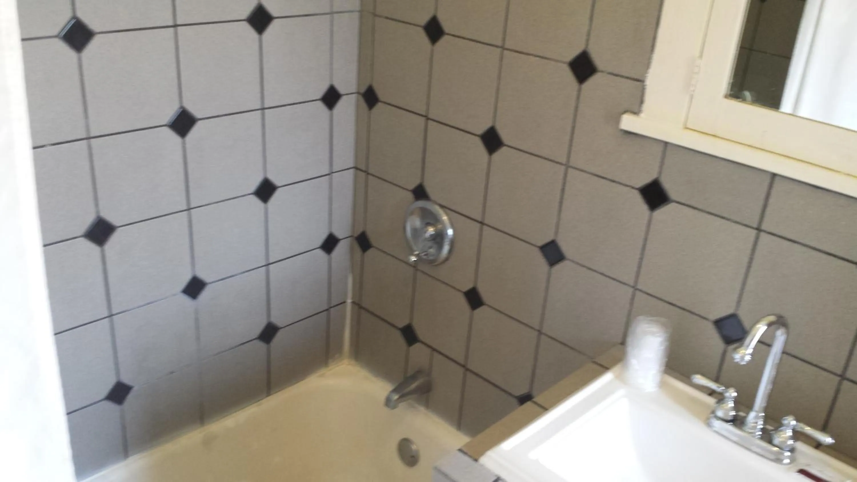 Bathroom in El Capitan Hotel