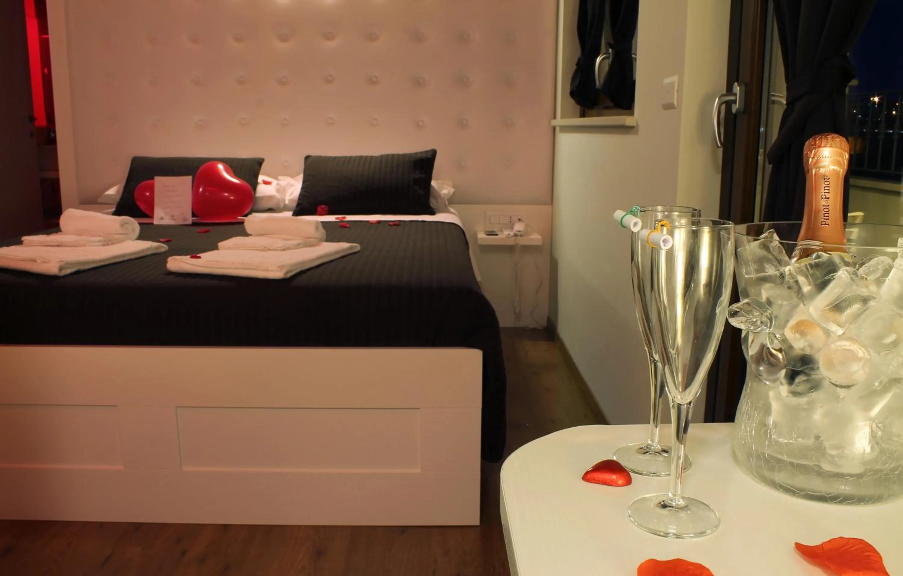 Photo of the whole room, Bed in Boutique Hotel e Spa Città Bianca