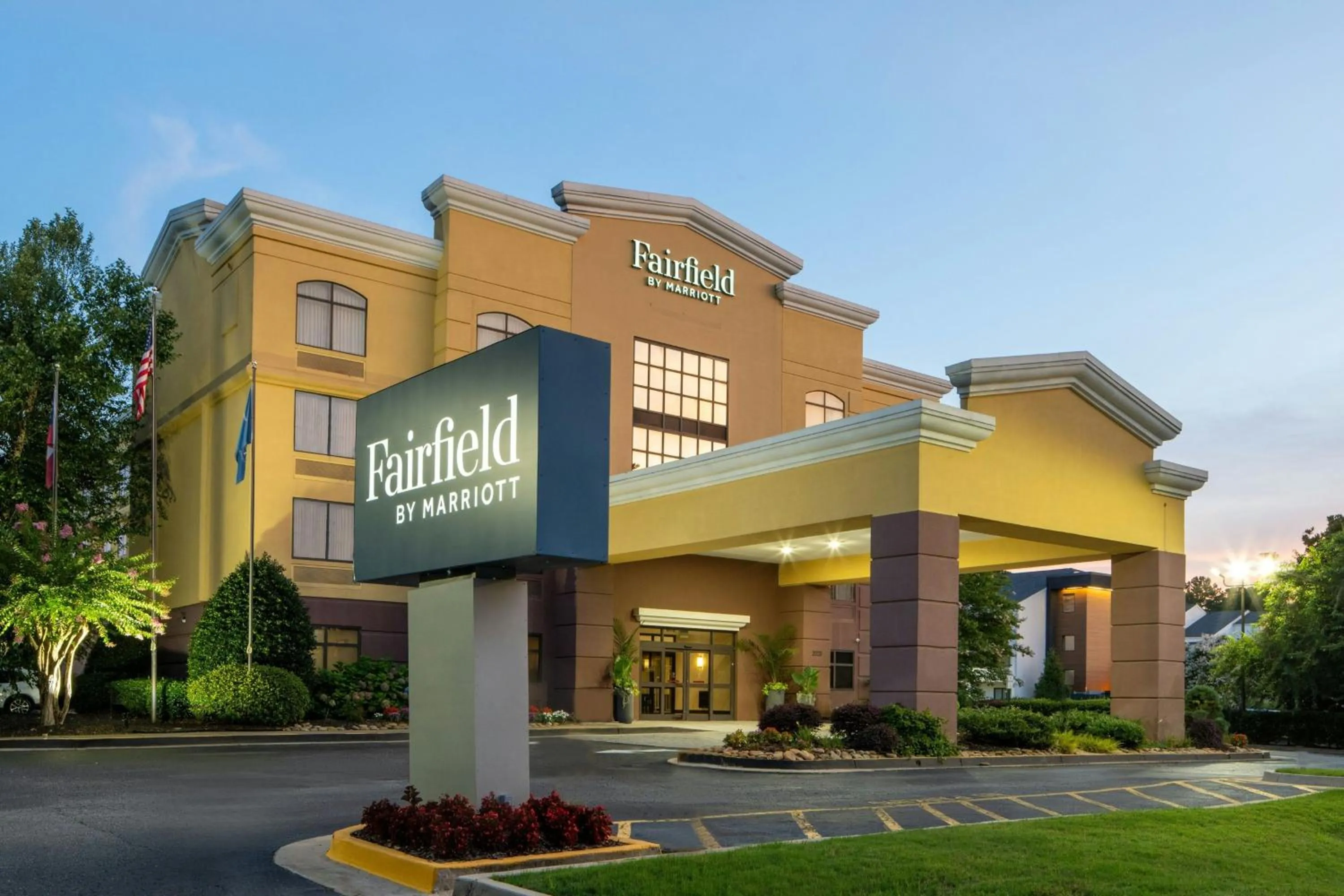 Property building in Fairfield Inn and Suites Atlanta Airport South/Sullivan Road