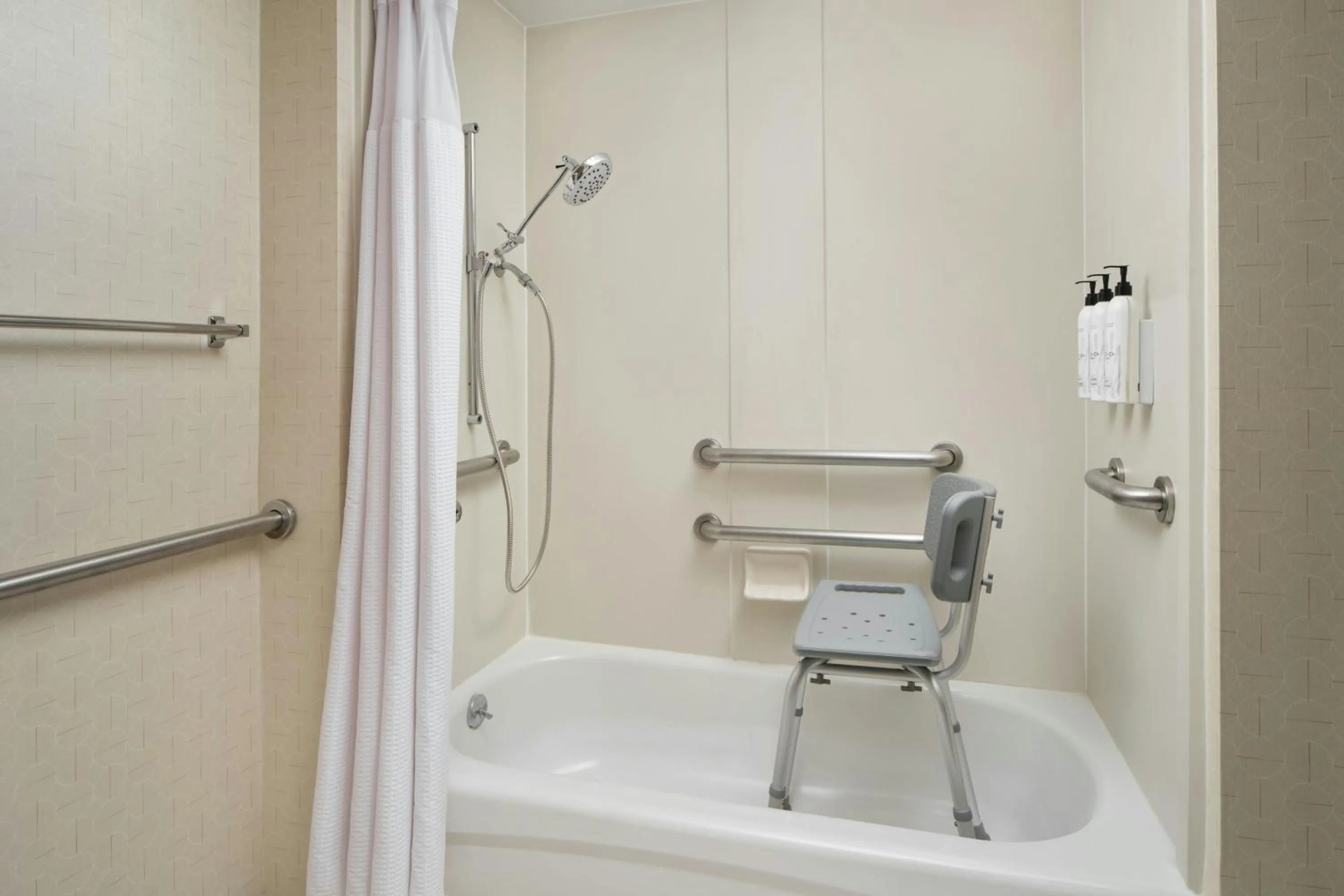 Bathroom in SpringHill Suites by Marriott Chicago Southwest at Burr Ridge Hinsdale
