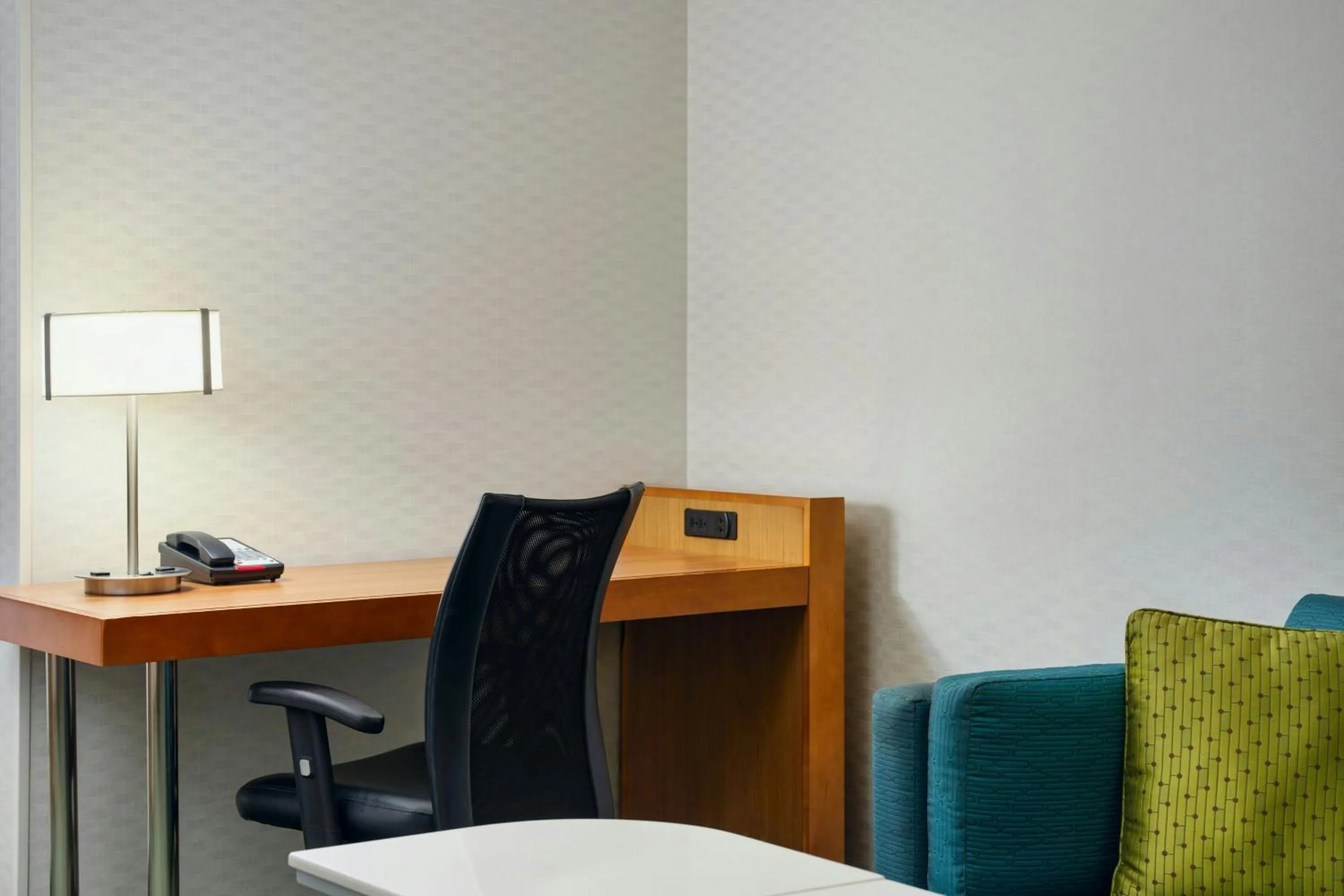 Photo of the whole room in SpringHill Suites by Marriott Chicago Southwest at Burr Ridge Hinsdale