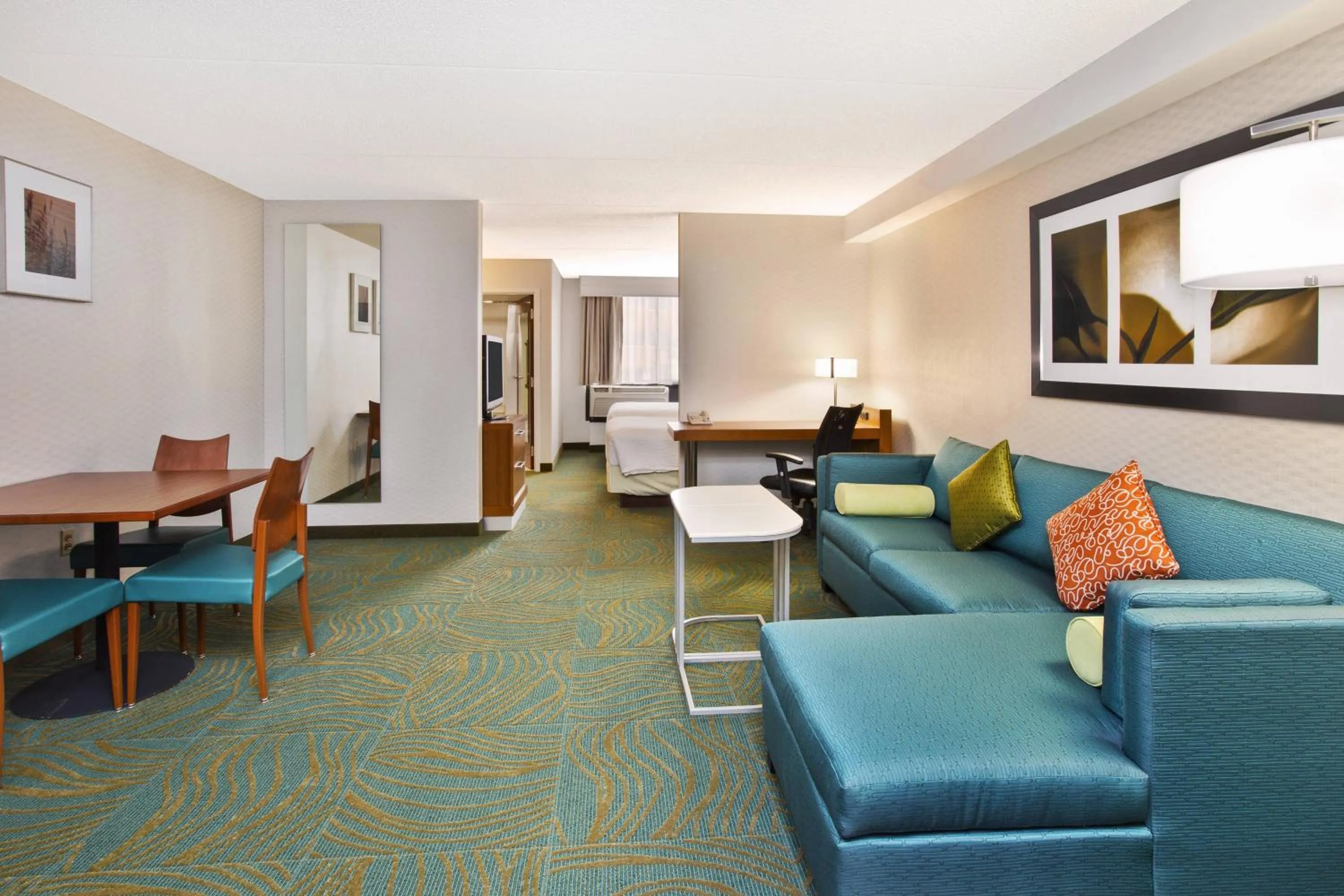 Photo of the whole room in SpringHill Suites by Marriott Chicago Southwest at Burr Ridge Hinsdale