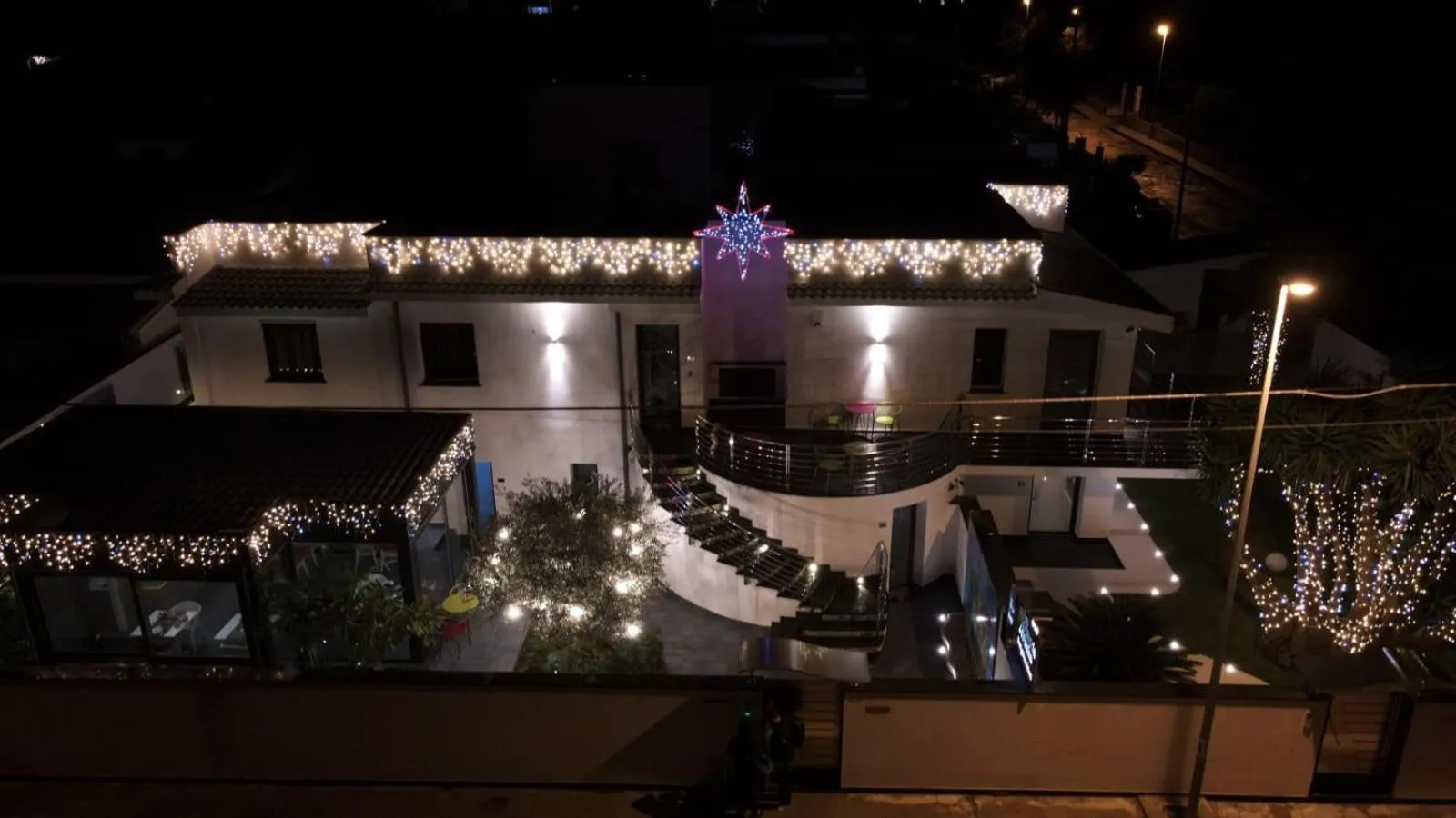 Property building in Tra Le Braccia di Morfeo