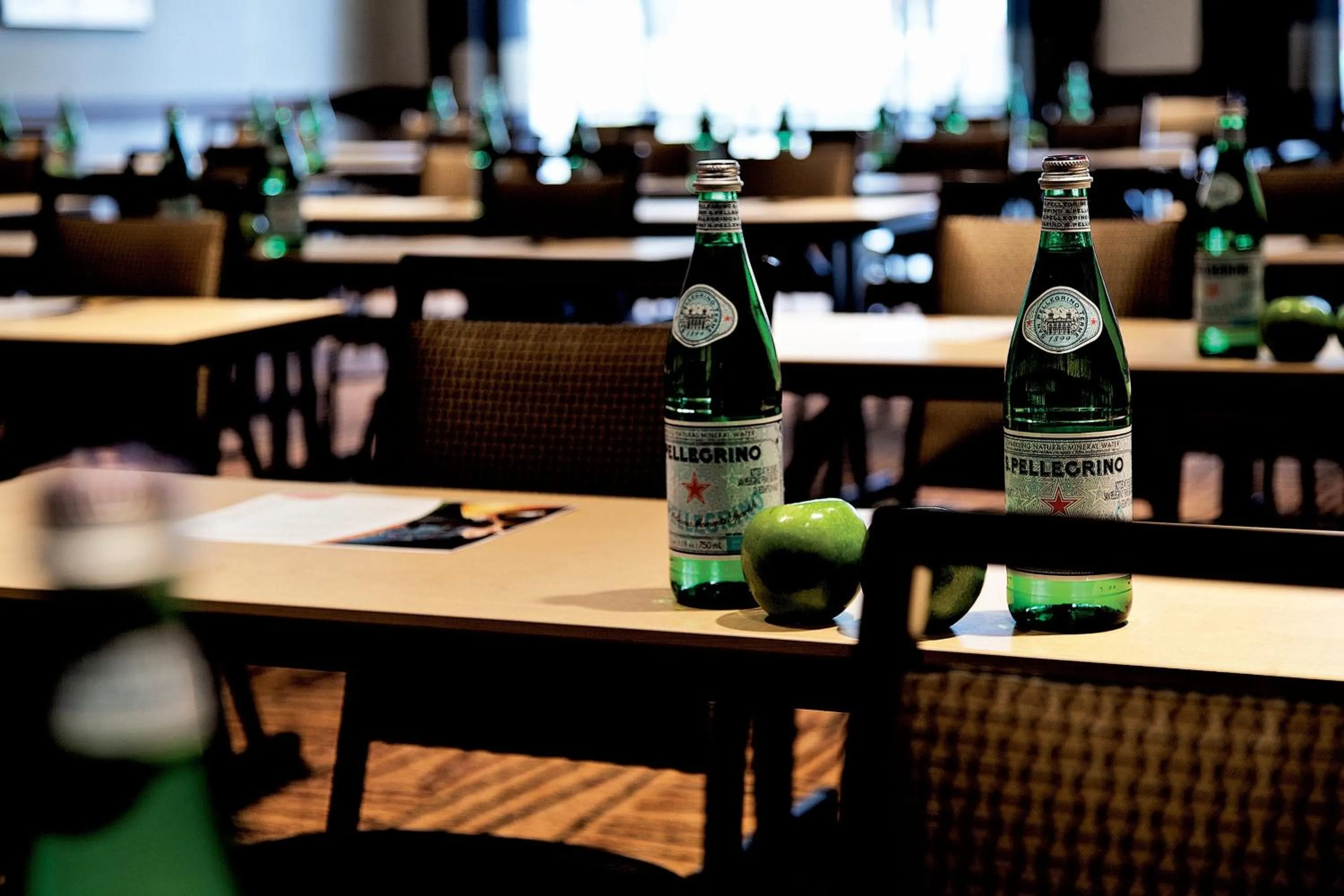 Meeting/conference room in Courtyard Seattle Sea-Tac Area