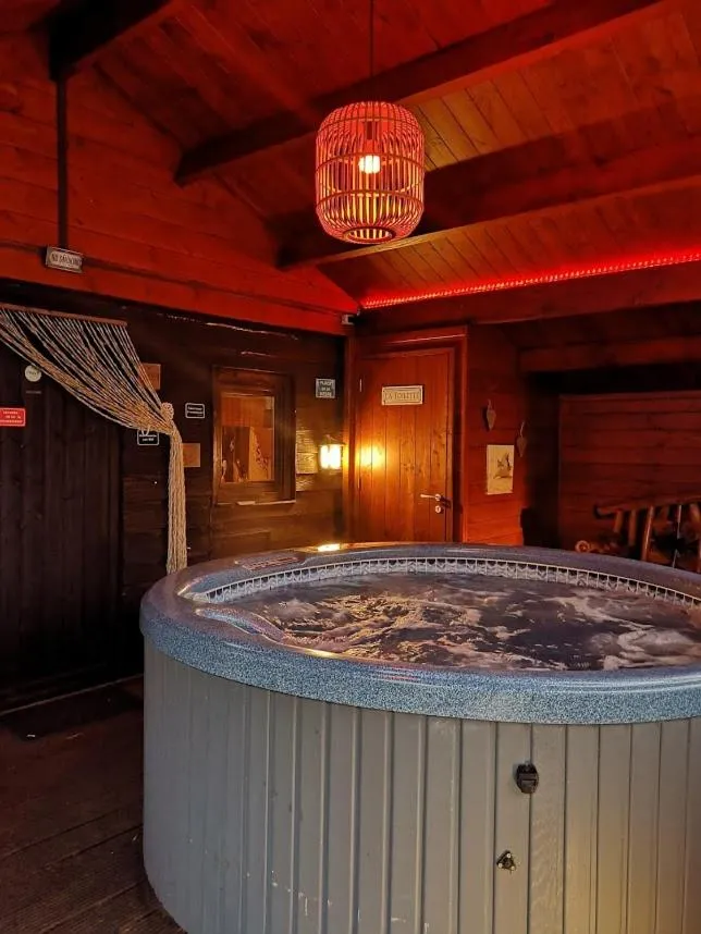 Queen Room with Spa Bath in Het Filipijns Slaaphuisje