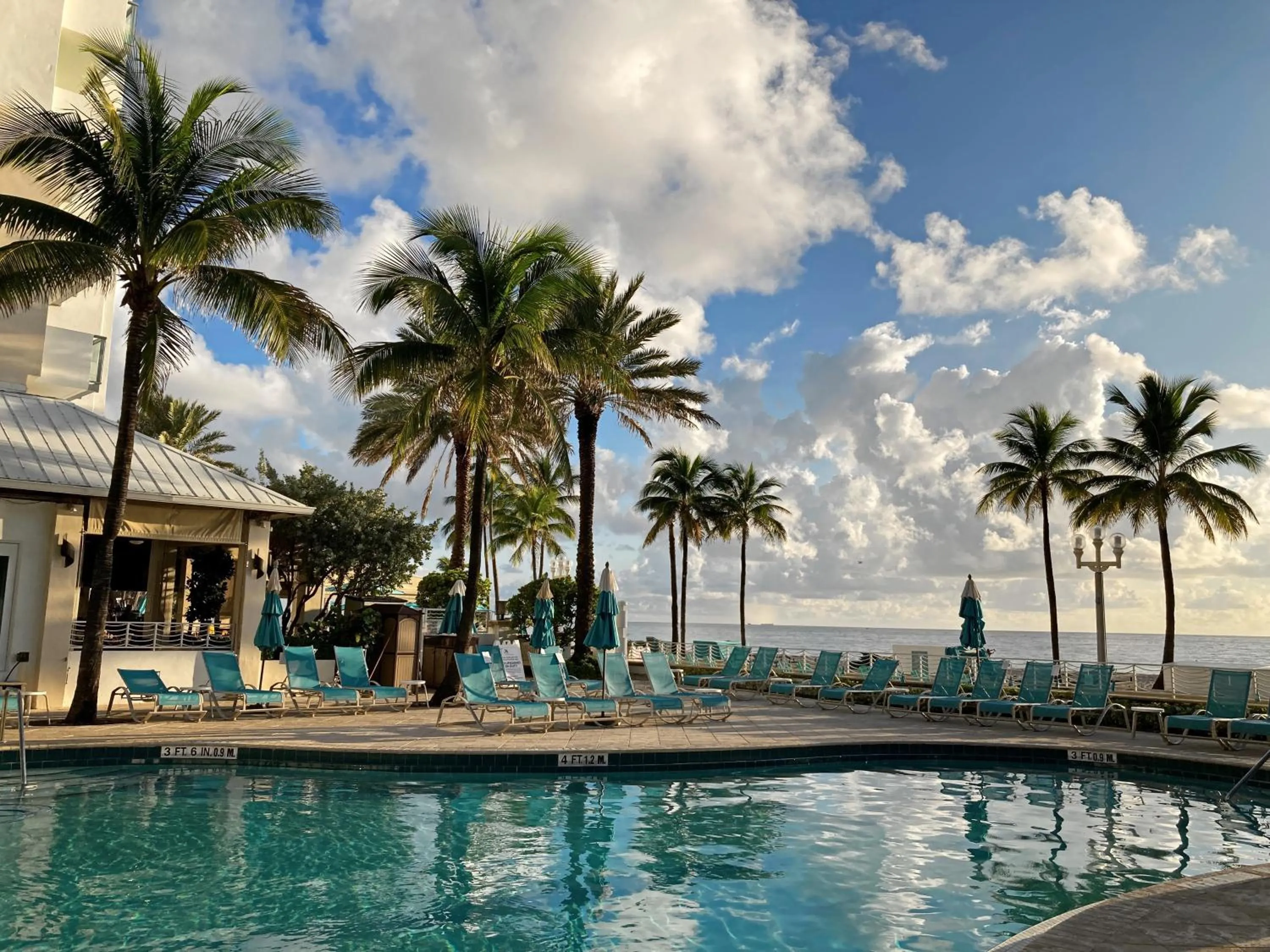 Swimming pool in Hollywood Beach Marriott