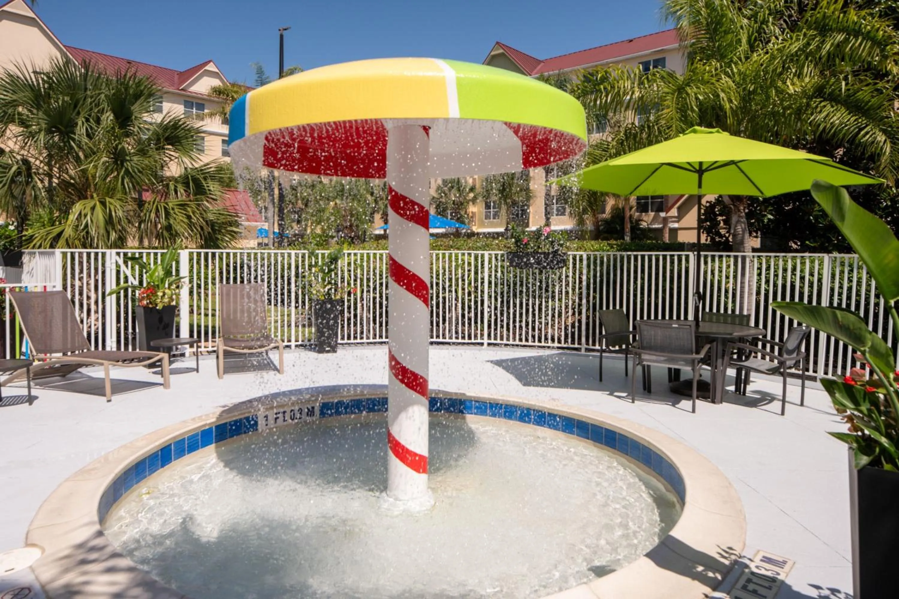 Swimming pool in SpringHill Suites by Marriott Orlando Convention Center