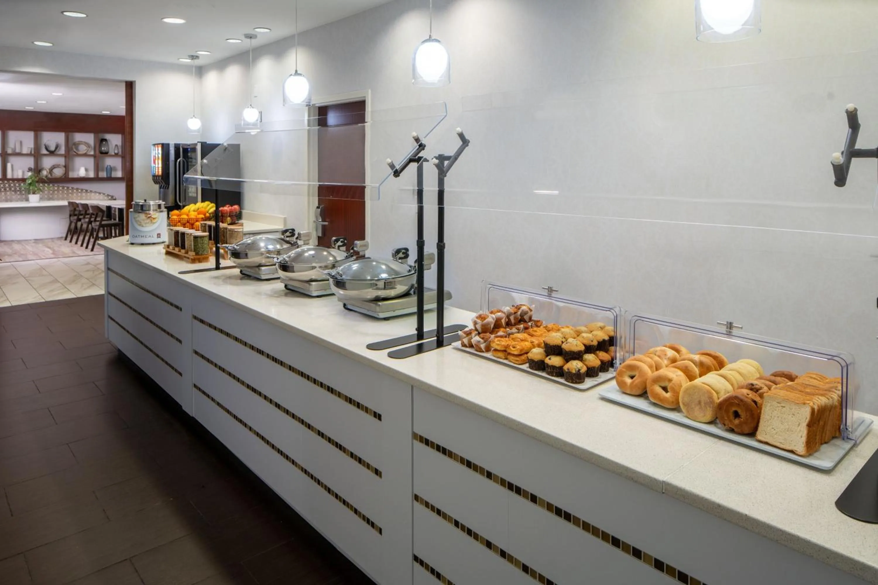 Breakfast in SpringHill Suites by Marriott Orlando Convention Center