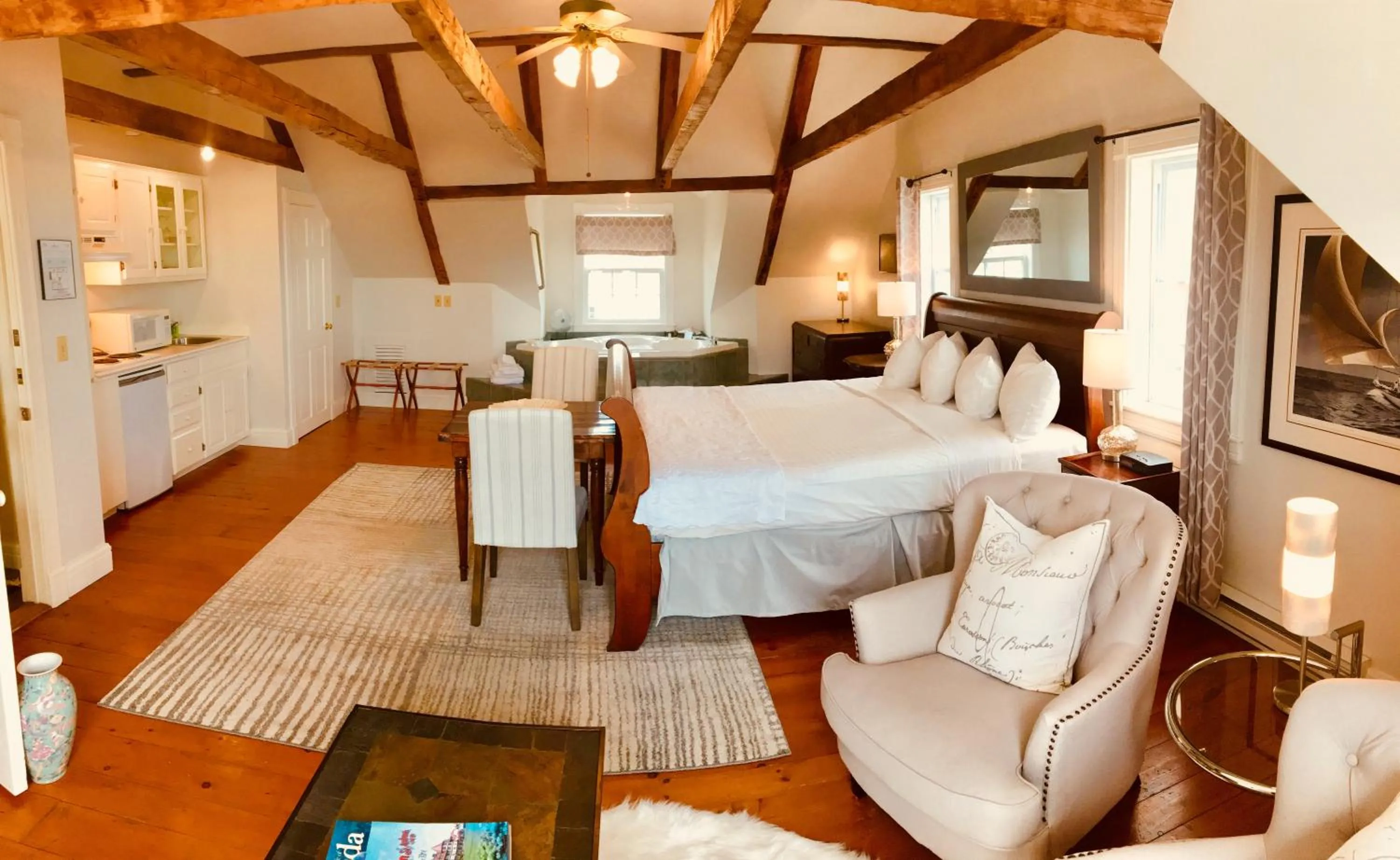 Photo of the whole room in Treadwell Inn