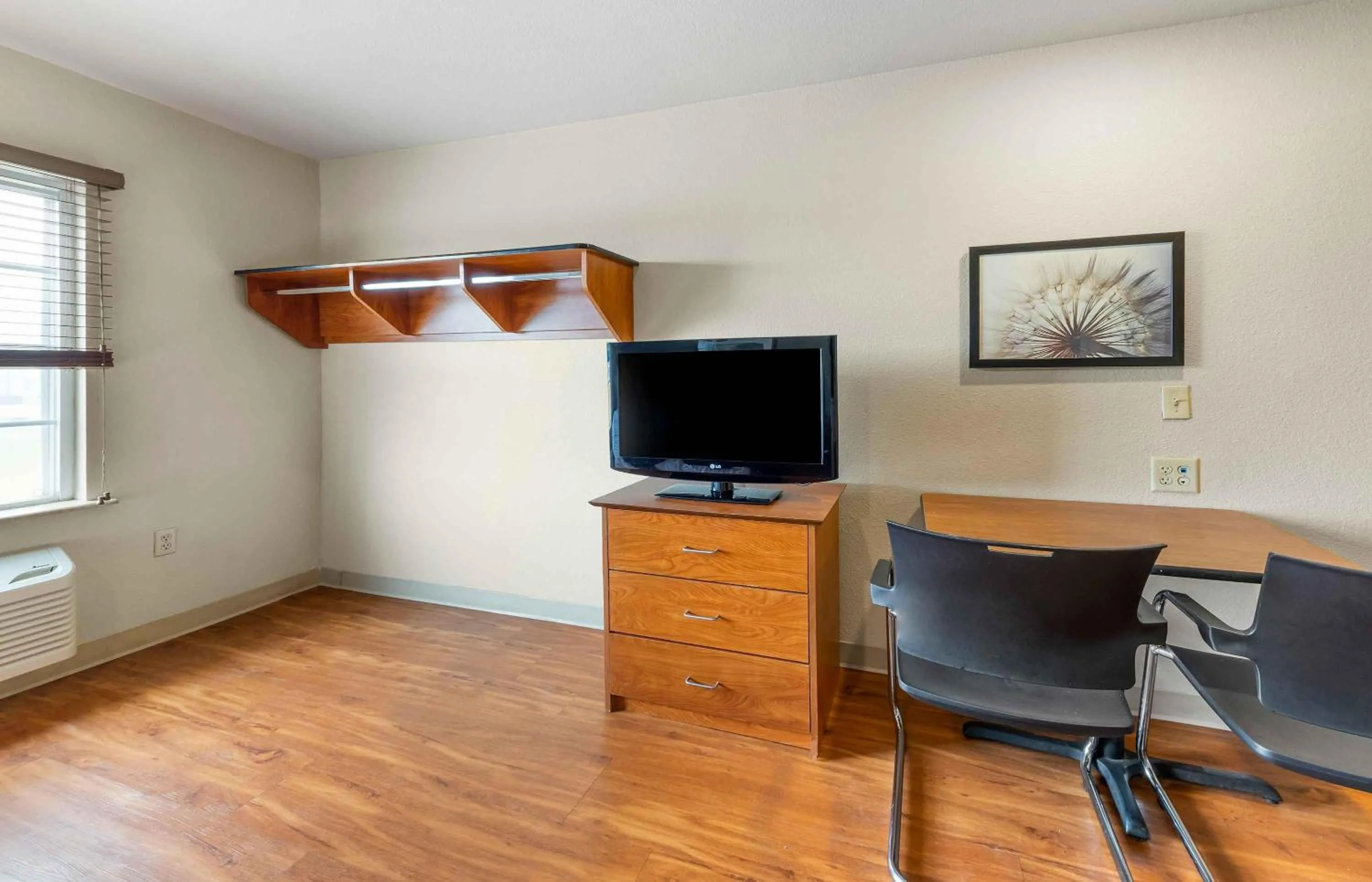 Bedroom in Extended Stay America Select Suites - Phoenix - West