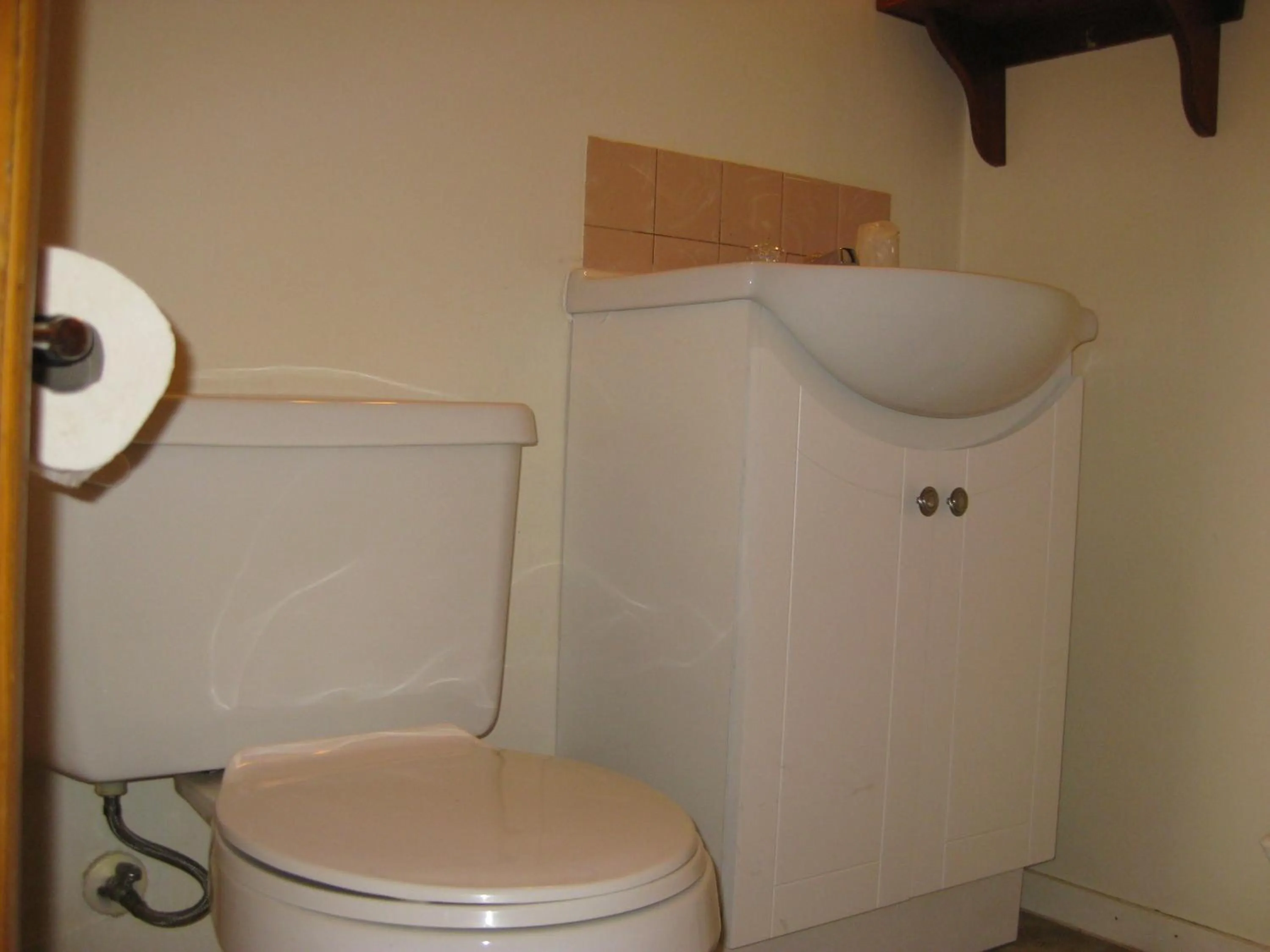 Bathroom in Hat Motel