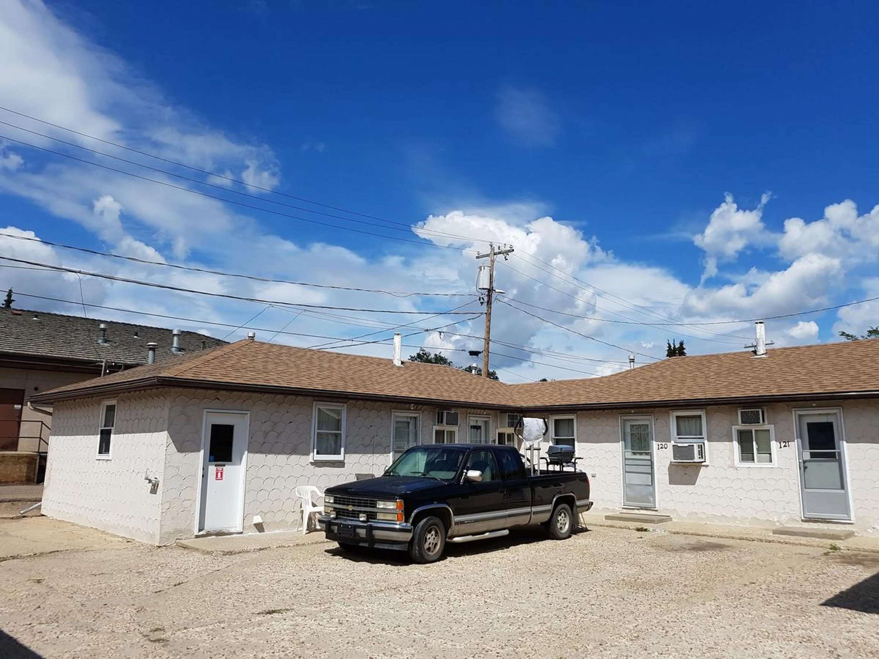 Property building in Hat Motel