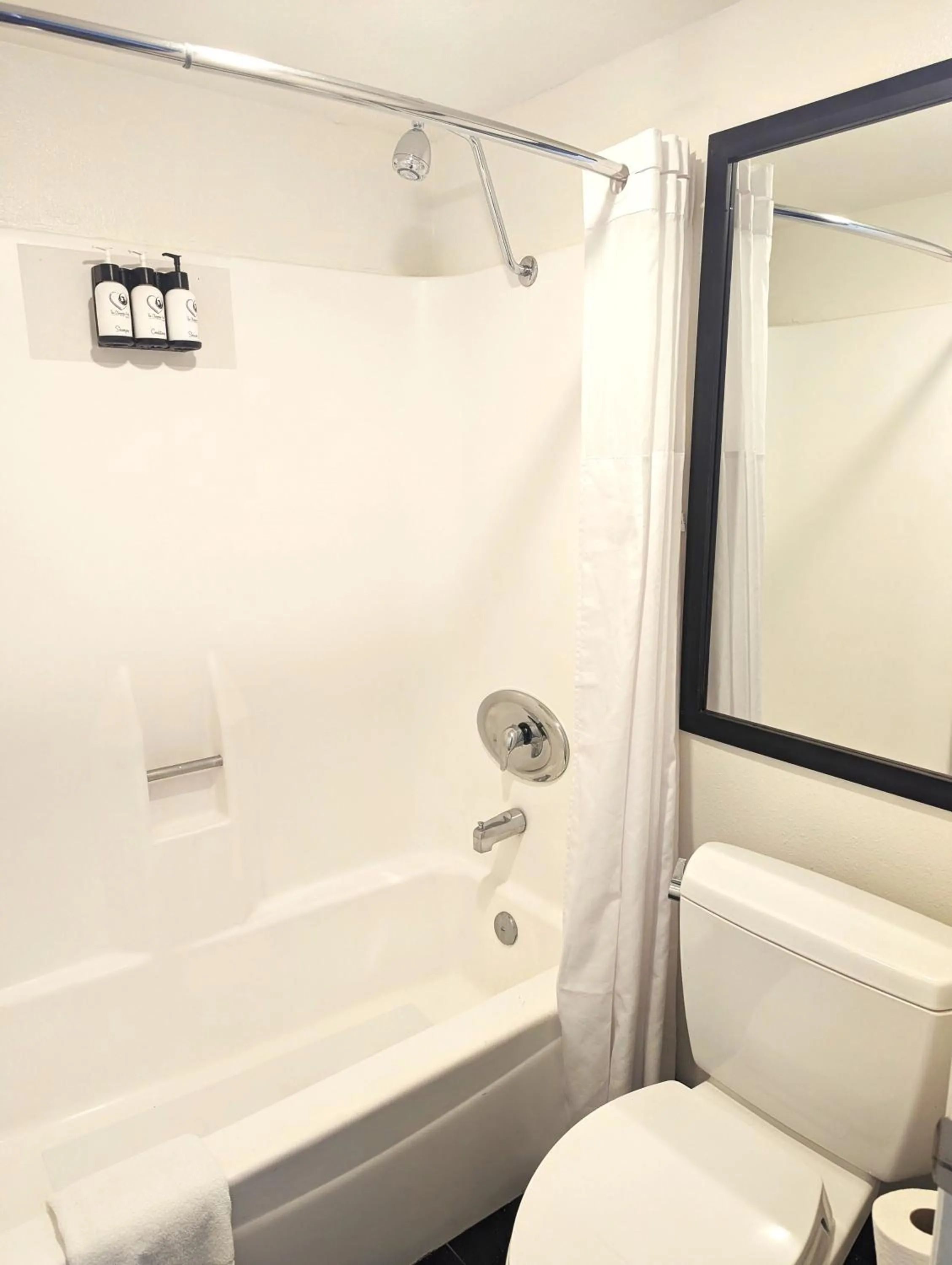 Bathroom in The Clarendon Hotel & Spa, BW Signature Collection