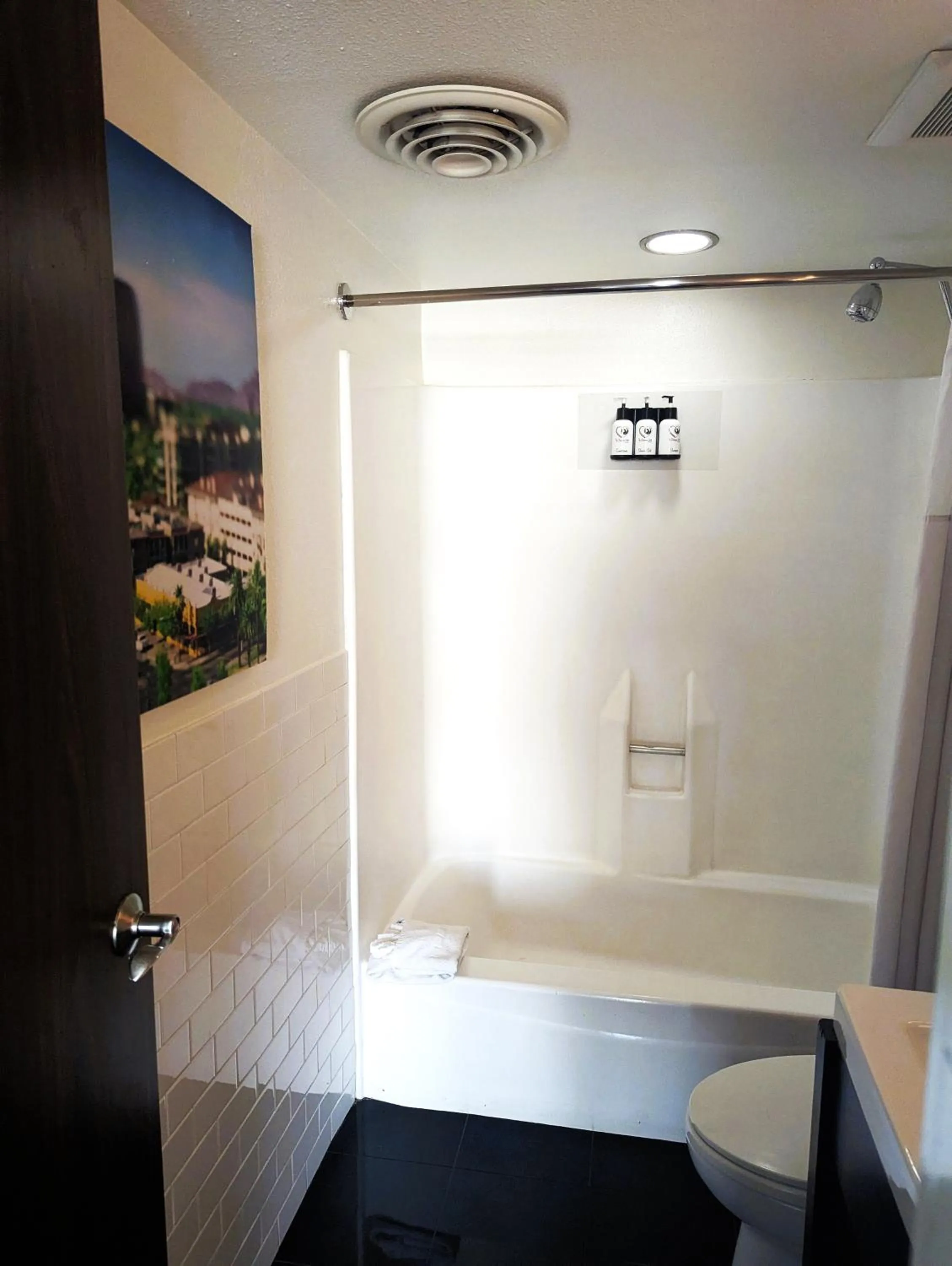 Bathroom in The Clarendon Hotel & Spa, BW Signature Collection