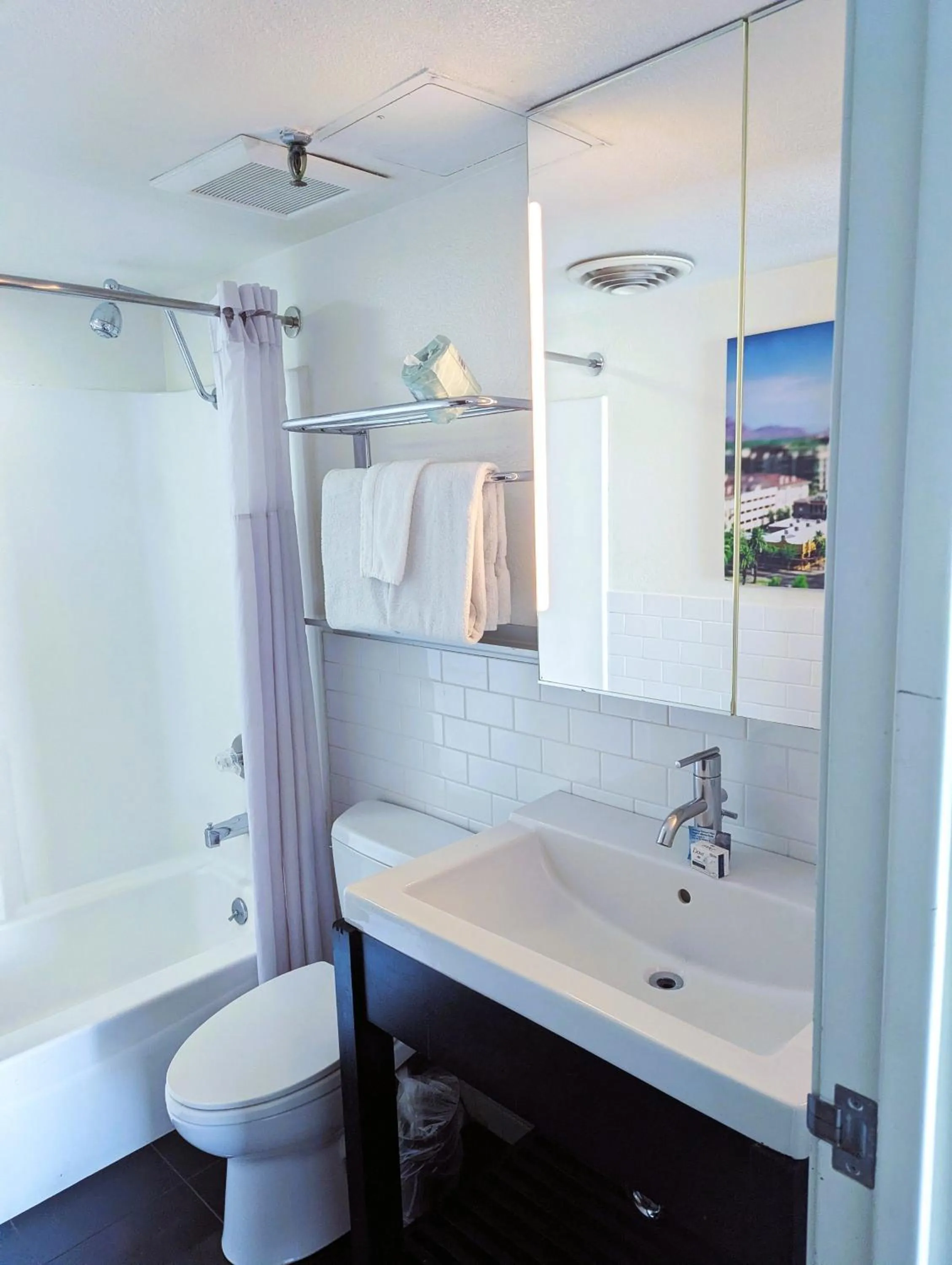 Bathroom in The Clarendon Hotel & Spa, BW Signature Collection