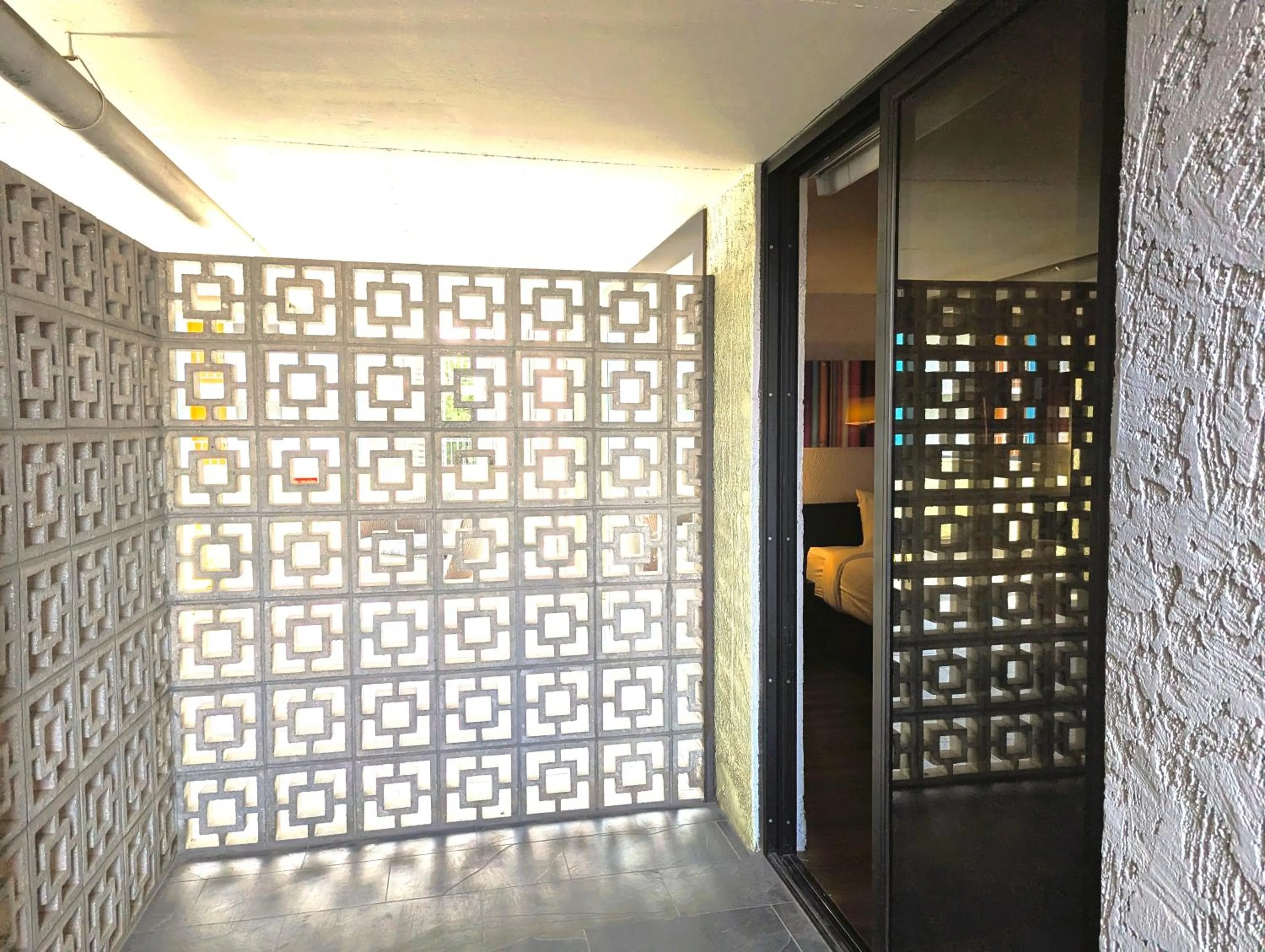 Patio in The Clarendon Hotel & Spa, BW Signature Collection